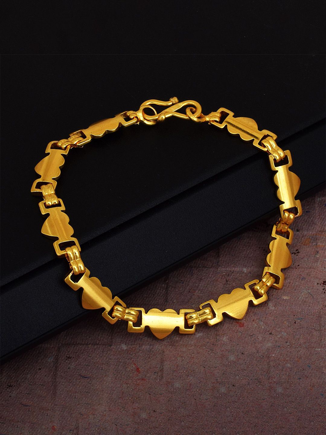 MEMOIR Gold-Plated Heart Shape Link Bracelet-picture-34