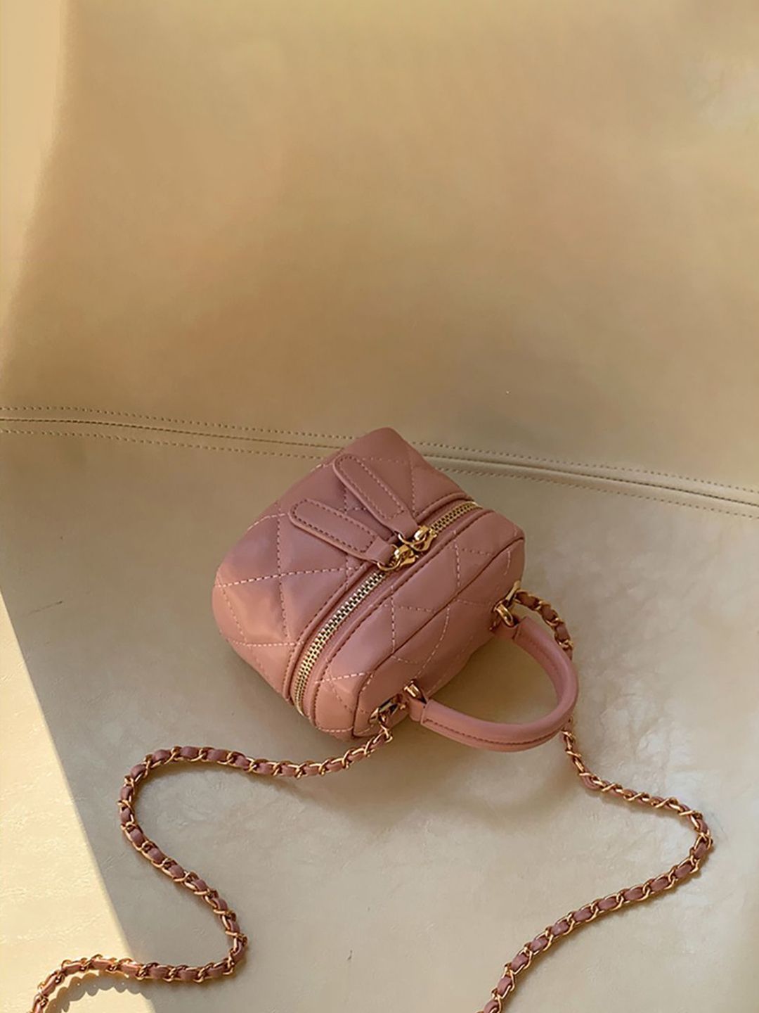 StyleCast x Revolte PU Swagger Sling Bag-picture-28