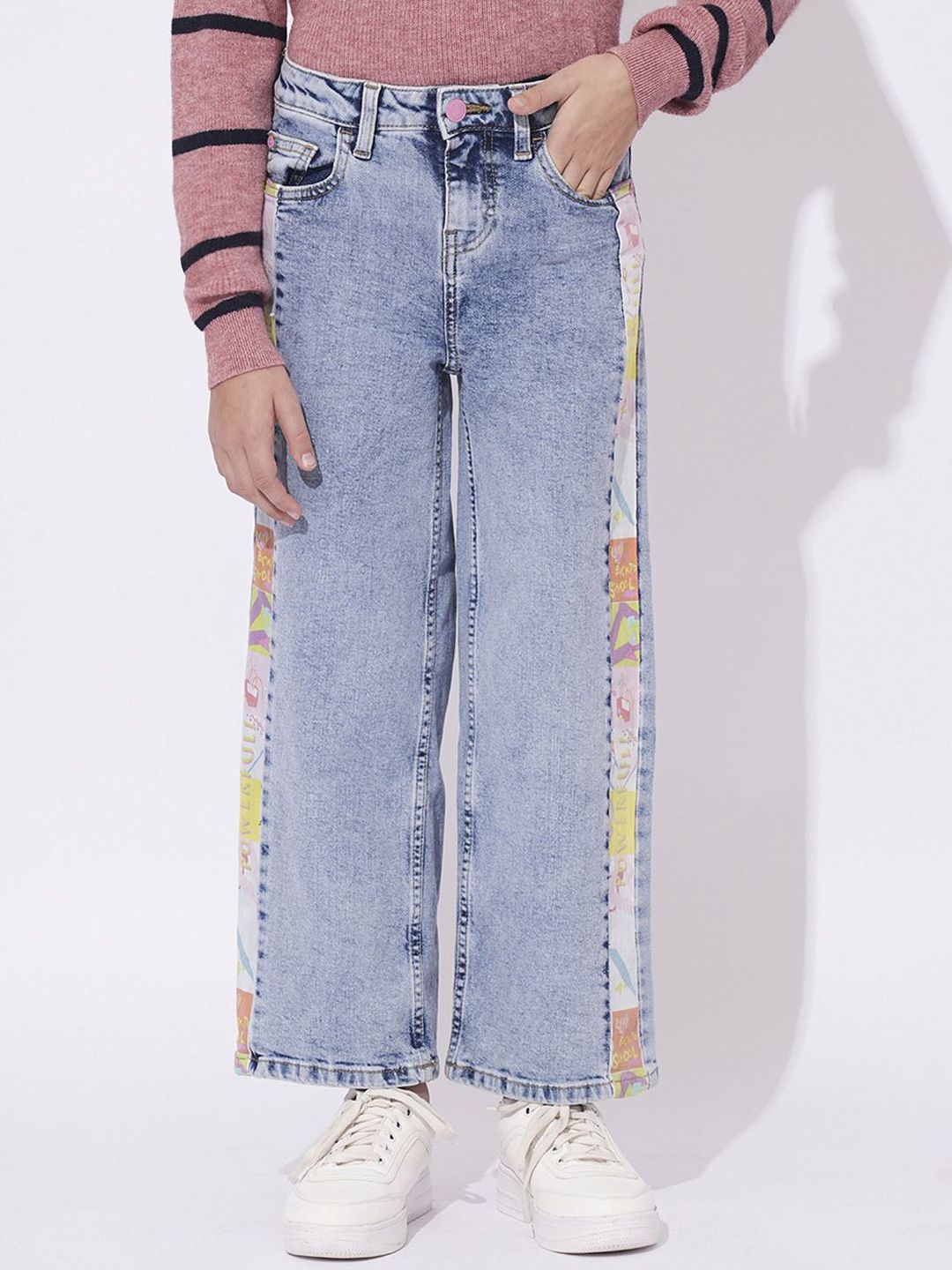 Vero Moda Girls Straight Fit Light Fade Mid-Rise Stretchable Jeans