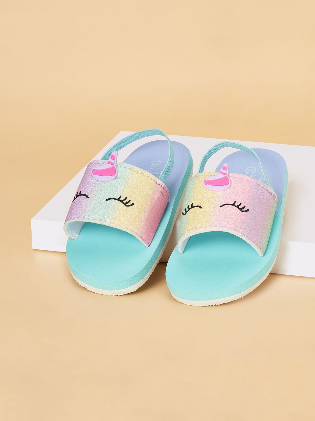 Pantaloons Junior Girls Printed Sliders-picture-50