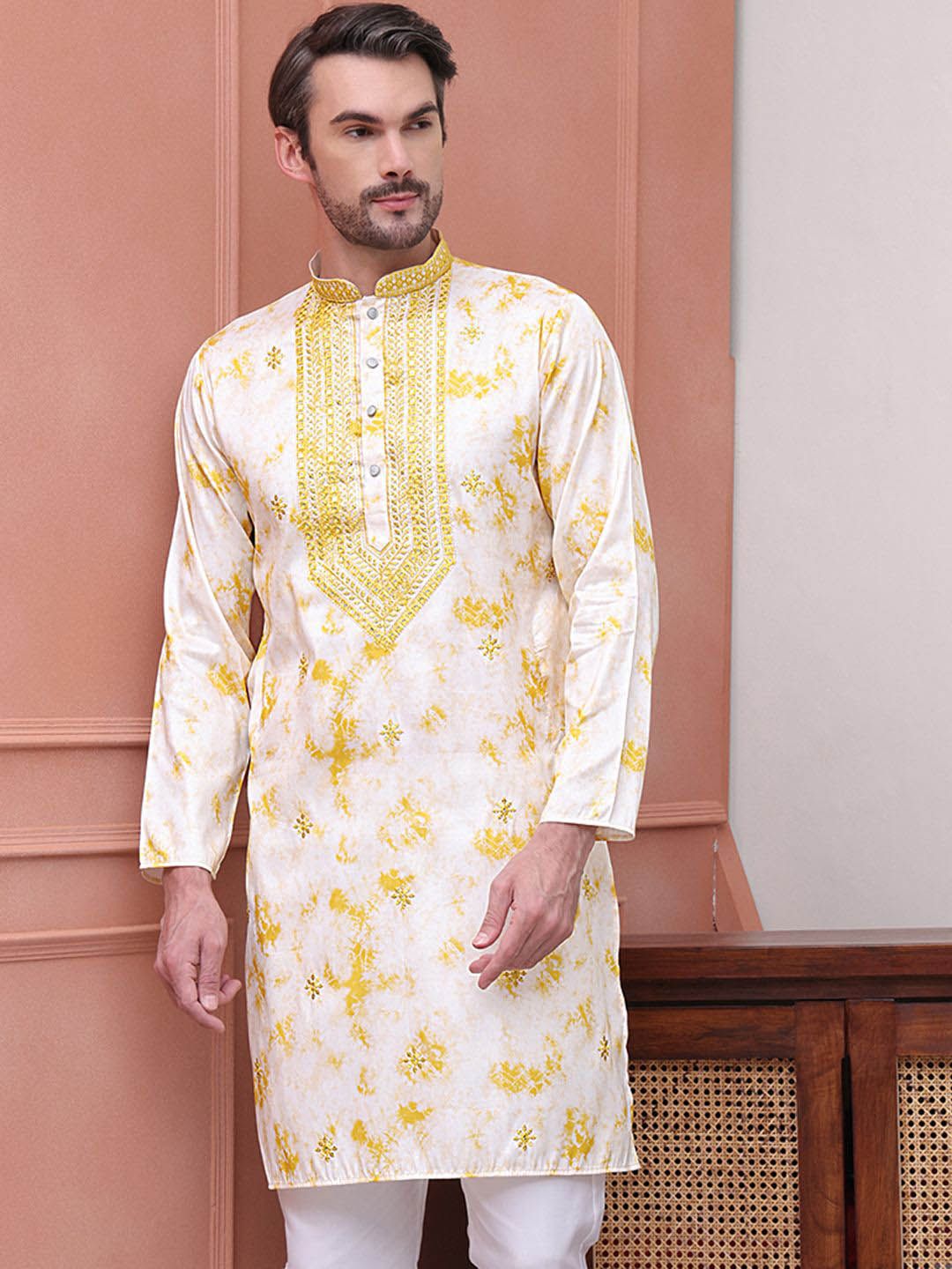 Jompers Men Geometric Embroidered Sequinned Kurta-picture-30