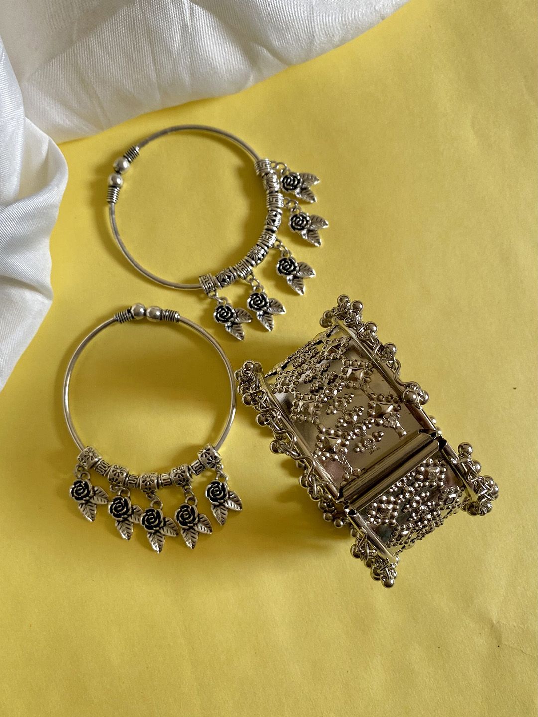 ATIBELLE Set Of 3 Silver-Plated Round Shaped Textured Bangles
