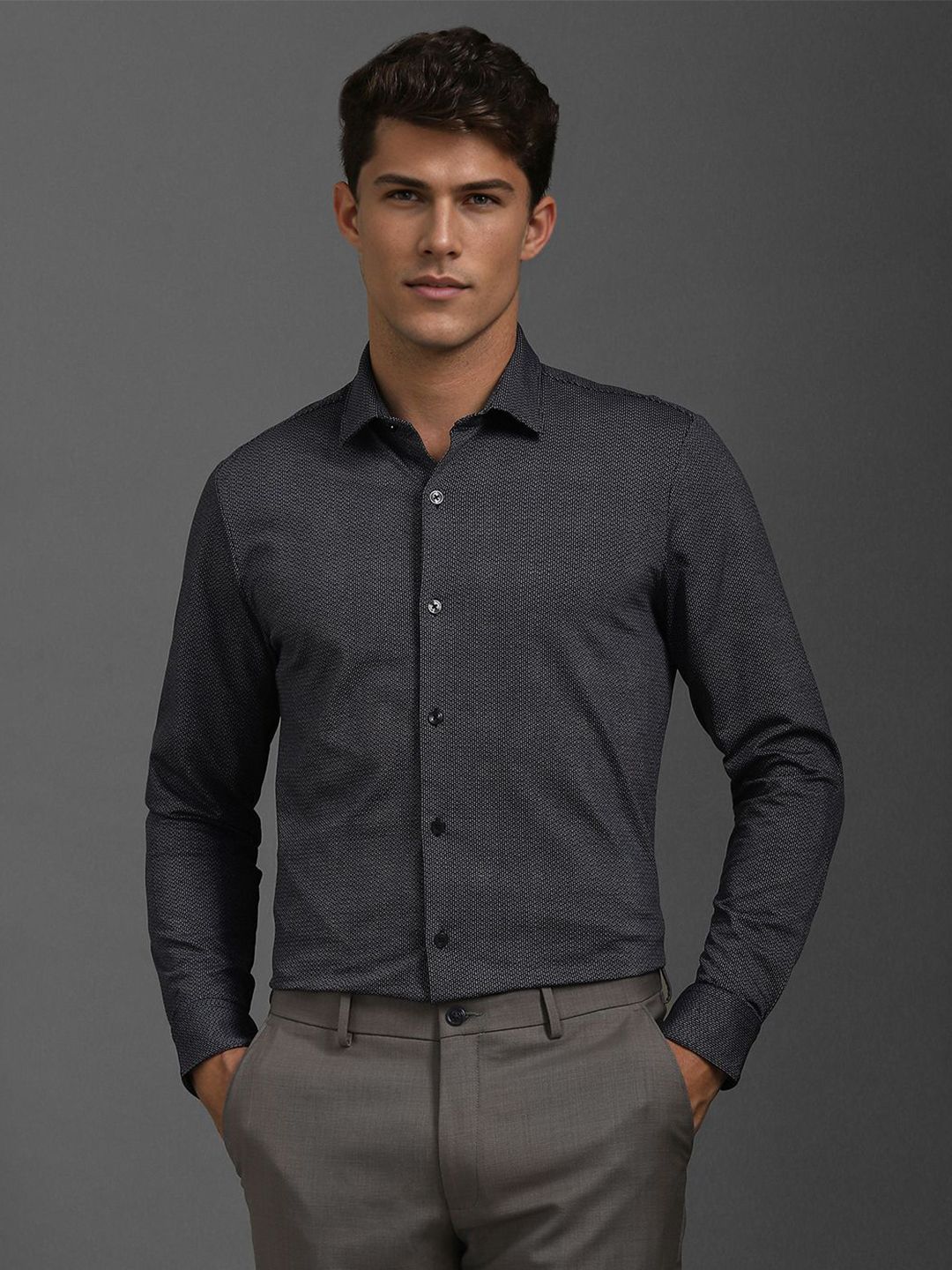 Louis Philippe Men Spread Collar Geometric Printed Cotton Slim Fit Formal Shirt-picture-24