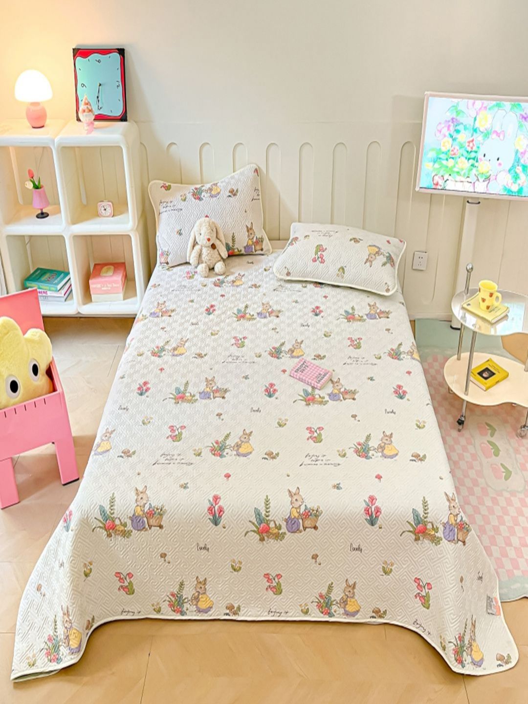 JC HOME White & Yellow Floral Printed Cotton Double Bed Cover With Pillow Covers-image-41