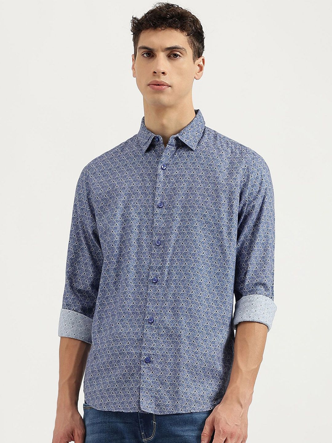 United Colors of Benetton Men Cutaway Collar Geometric Printed Cotton Casual Shirt-picture-40