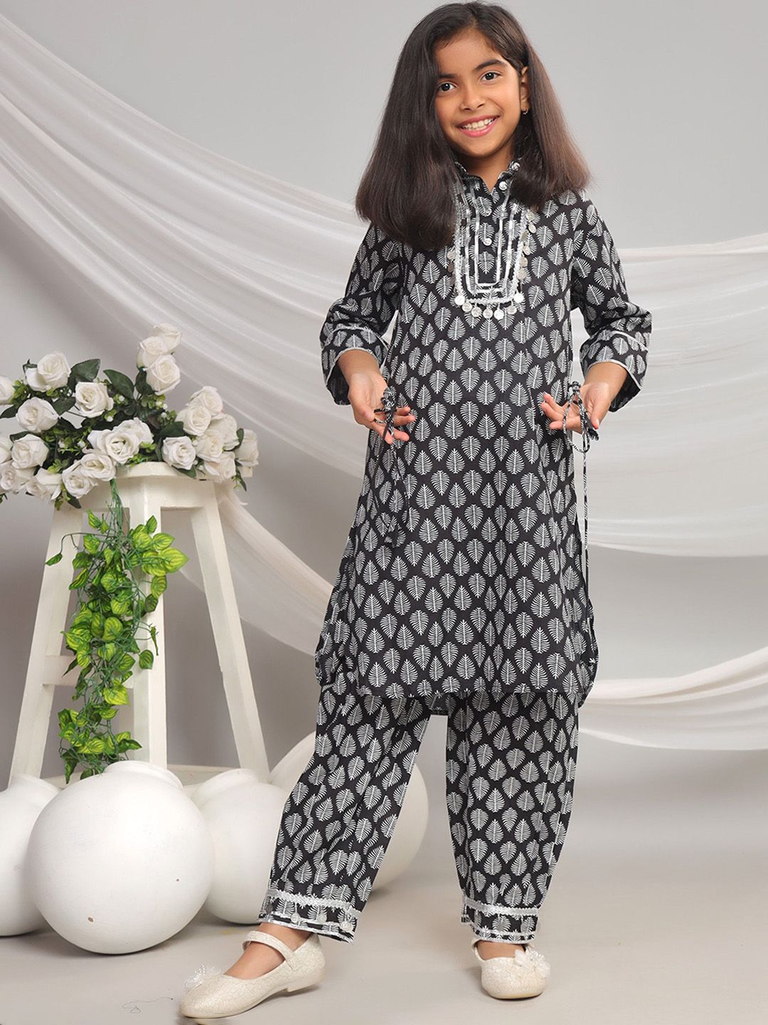 misbis Girls Floral Printed Regular Gotta Patti Pure Cotton Kurta with Salwar-picture-14