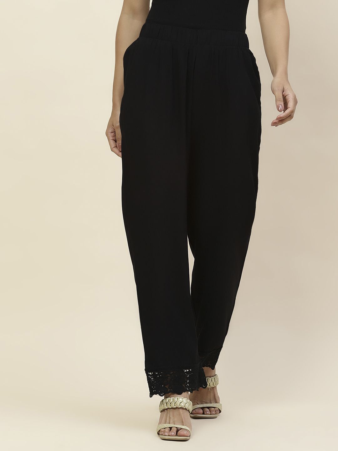 Lakshita Women Solid Slip-On Palazzos