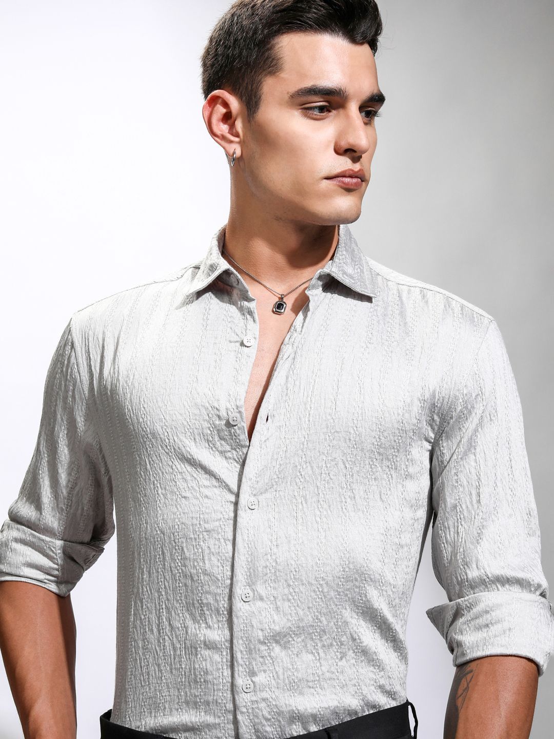 HIGHLANDER Men Cutaway Collar Textured Cotton Relaxed Fit Casual Shirt-picture-40