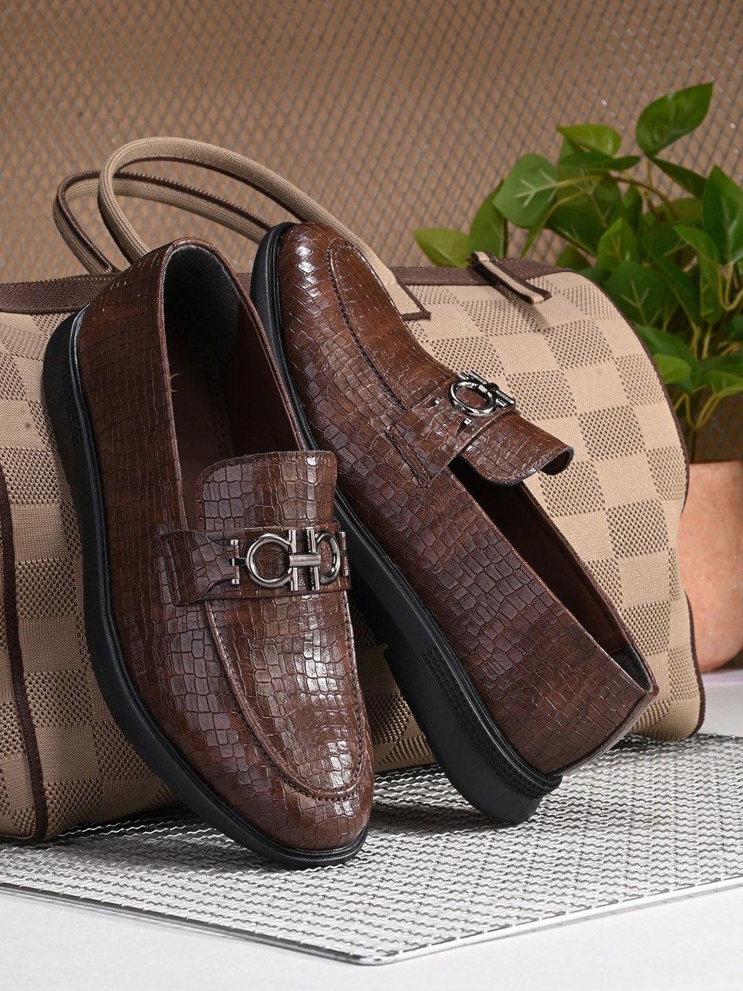 House of Pataudi Men Textured Formal Loafers-picture-28