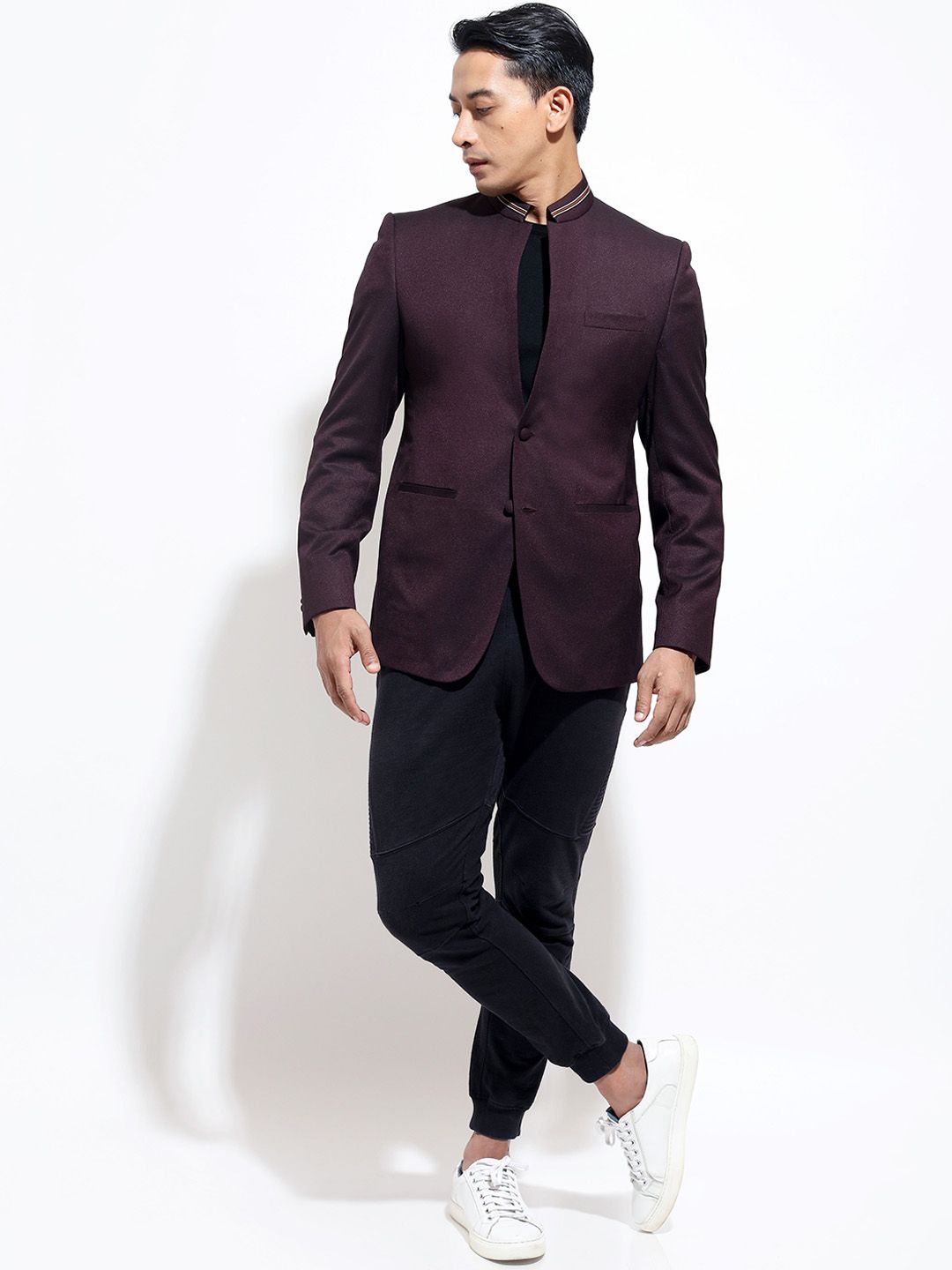 VIVEK KARUNAKARAN Slim-Fit Single Breasted Blazer-picture-57