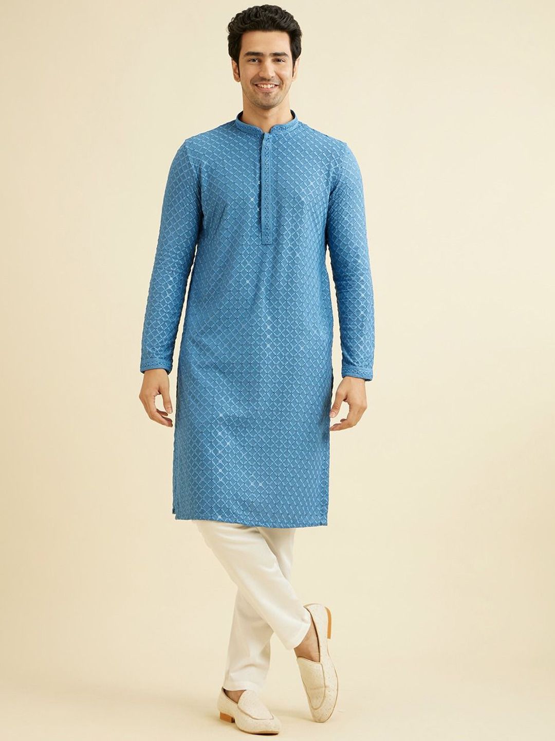 Manyavar Geometric Embroidered Chikankari Mandarin Collar Straight Kurta With Trousers-picture-32