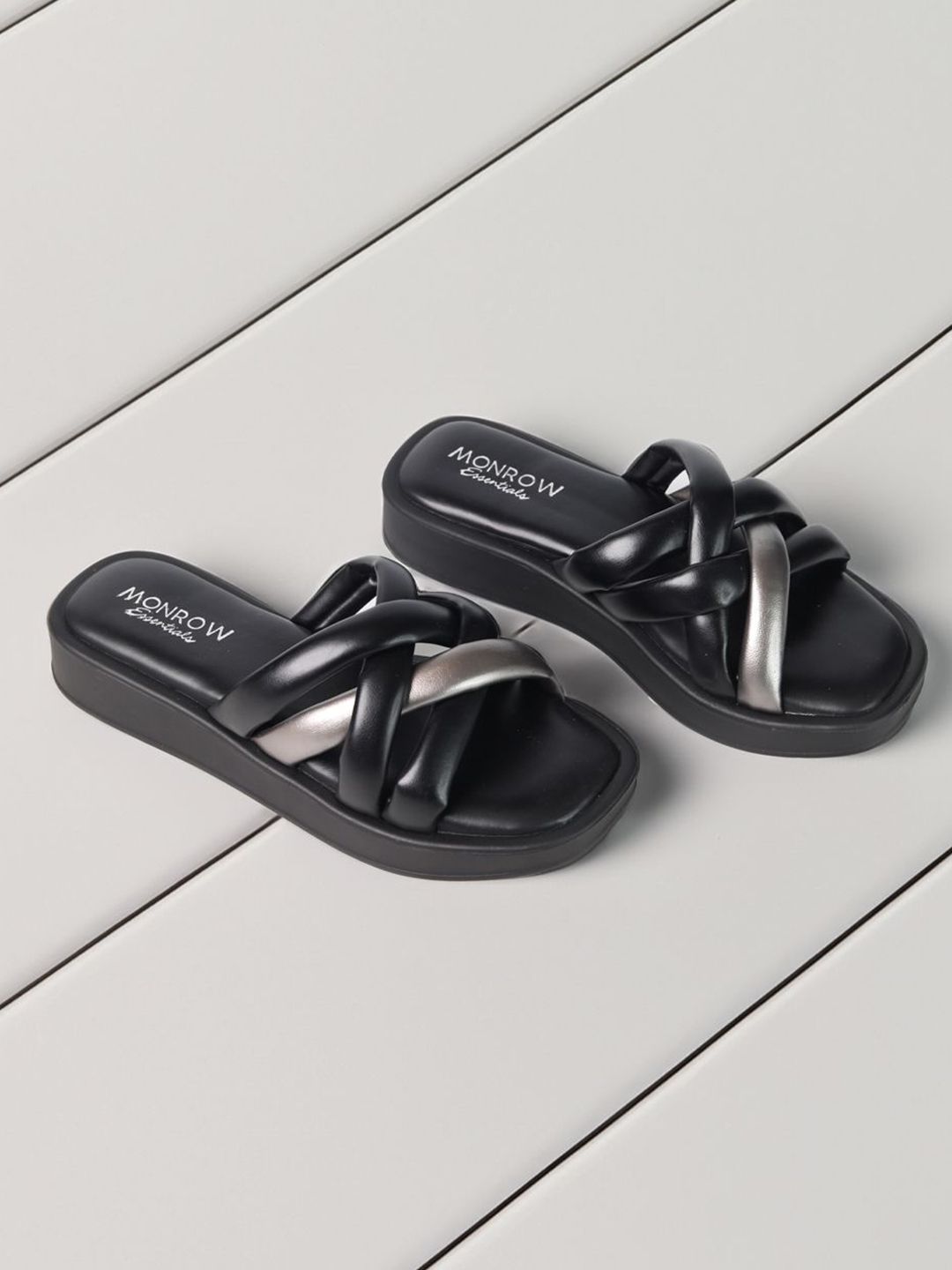 Monrow Women Open Toe Flats-picture-17