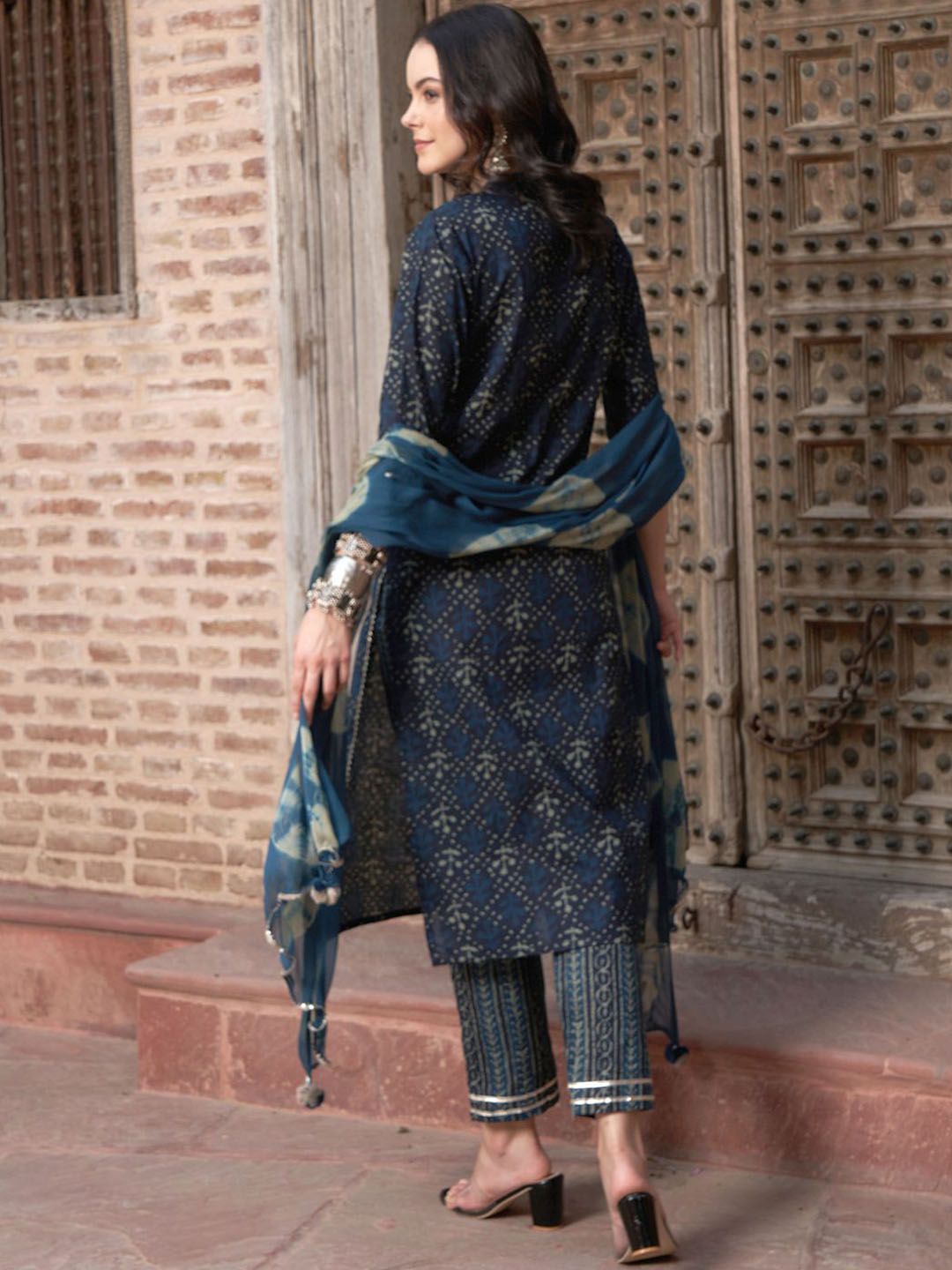 Women Navy Blue Embroidered Flared Sleeves Mandarin Collar Sequinned Kurta Set