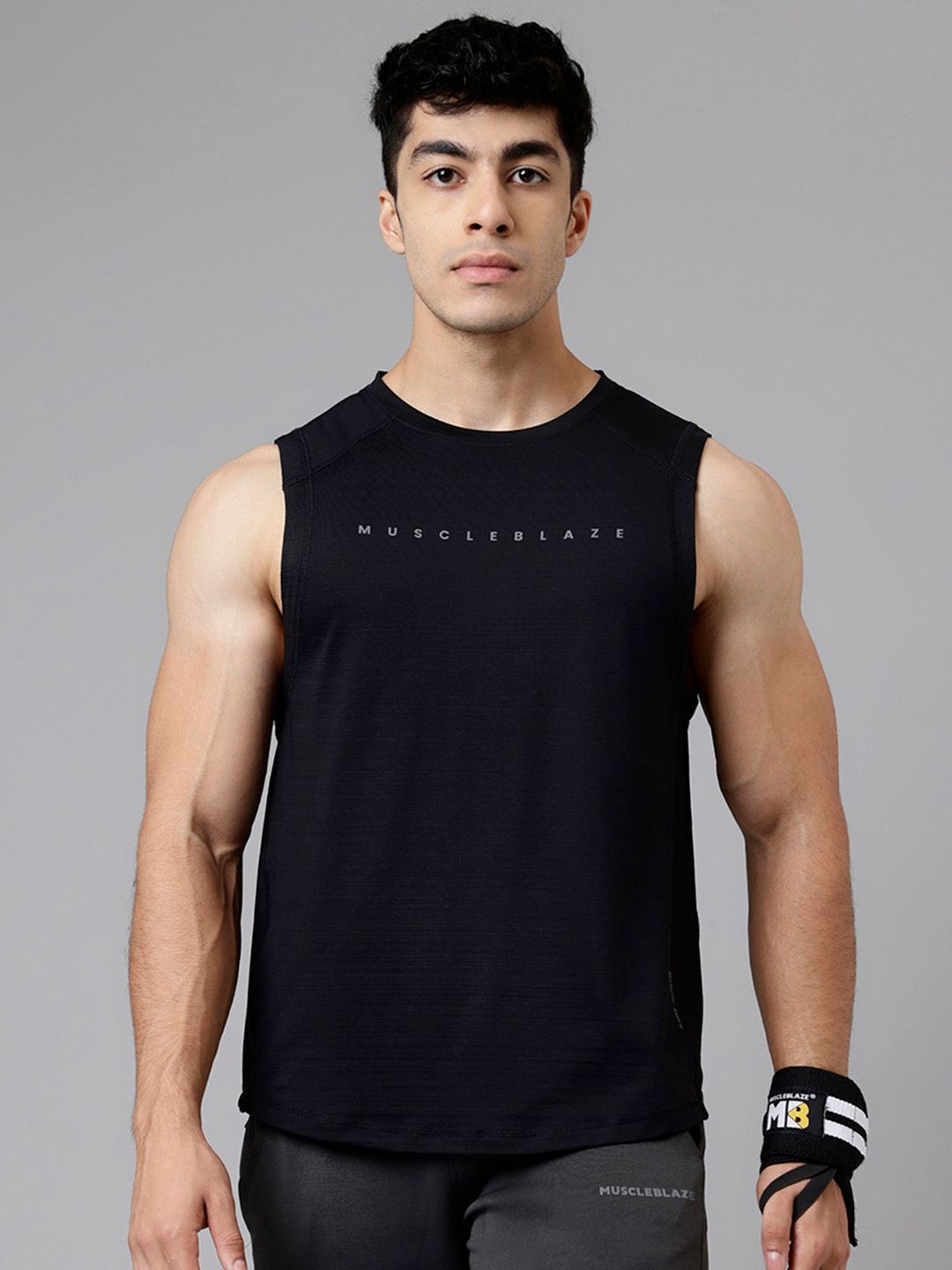MuscleBlaze Men Sports T-shirt-picture-27