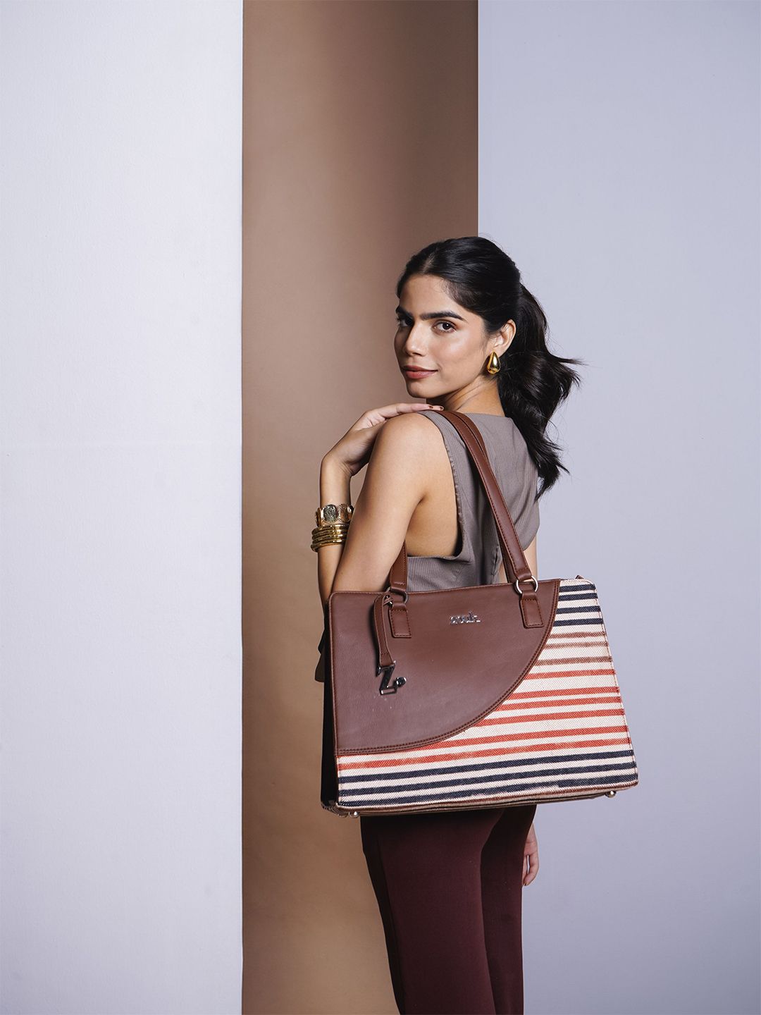 ZOUK Printed Structured Tote Bag-picture-40