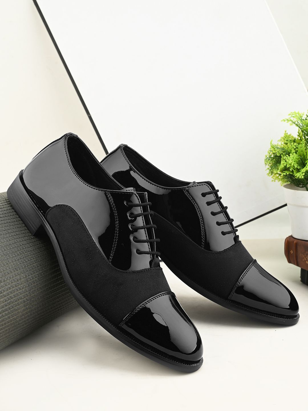 House of Pataudi Men Solid Oxfords Formal Shoes-image-0