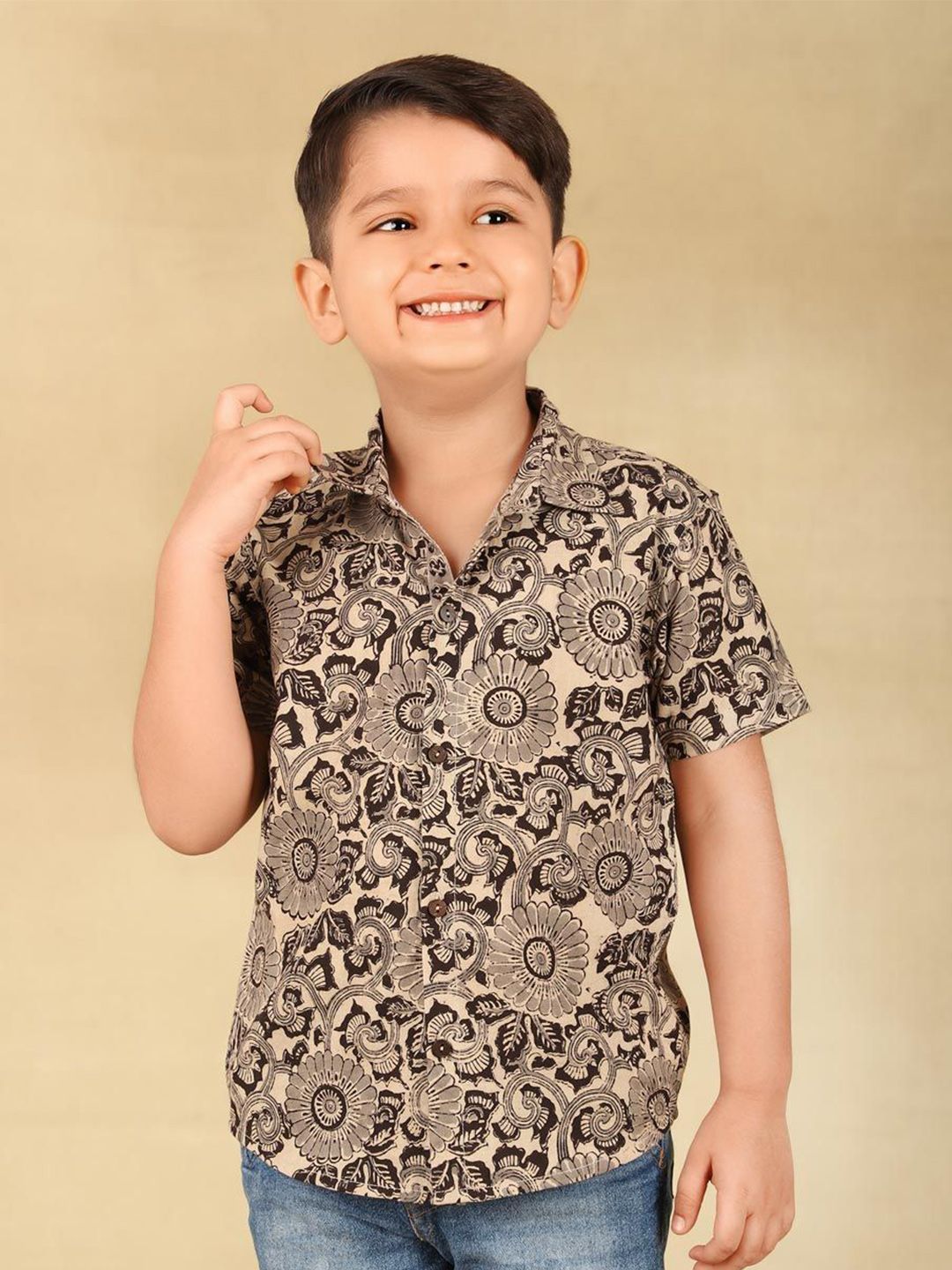 Fabindia Boys Spread Collar Ethnic Motifs Printed Cotton Casual Shirt-picture-36