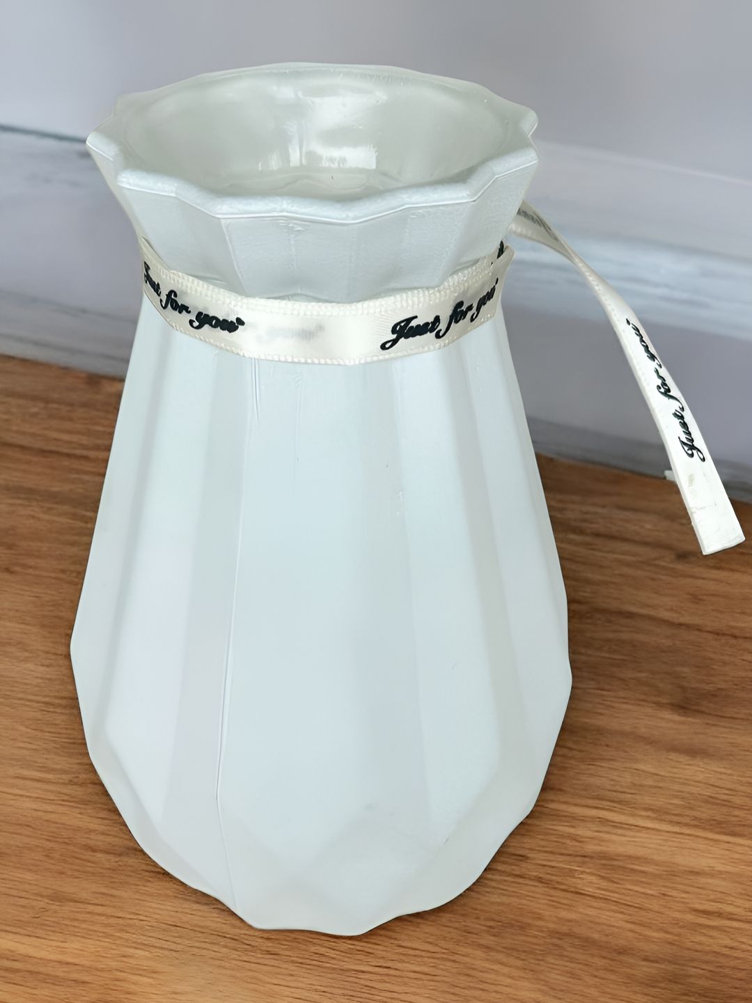 Art Street White Textured Glass Flower Vase-picture-30