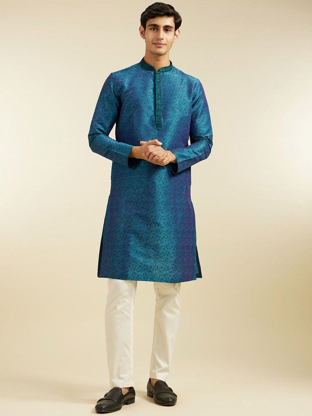 Diwas by Manyavar Floral Embroidered Sequinned Mandarin Collar Straight Kurta-picture-21
