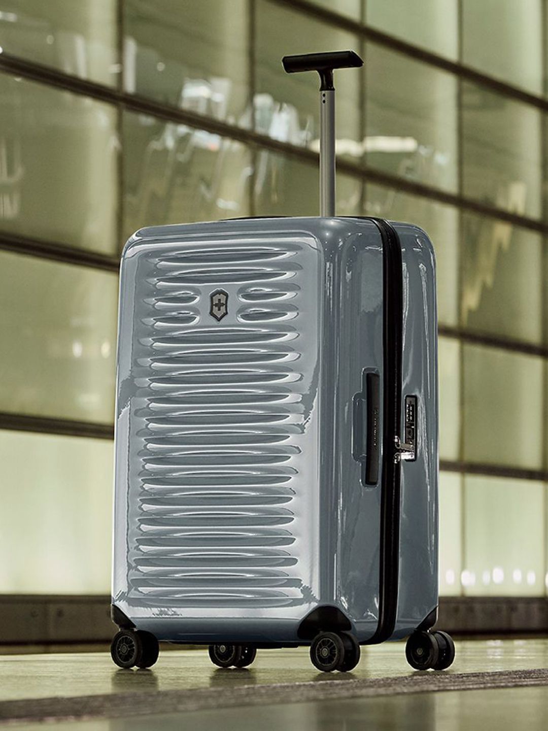 Victorinox Airox Medium Polycarbonate Hardside Check-in Luggage Bag 74 litres-picture-25