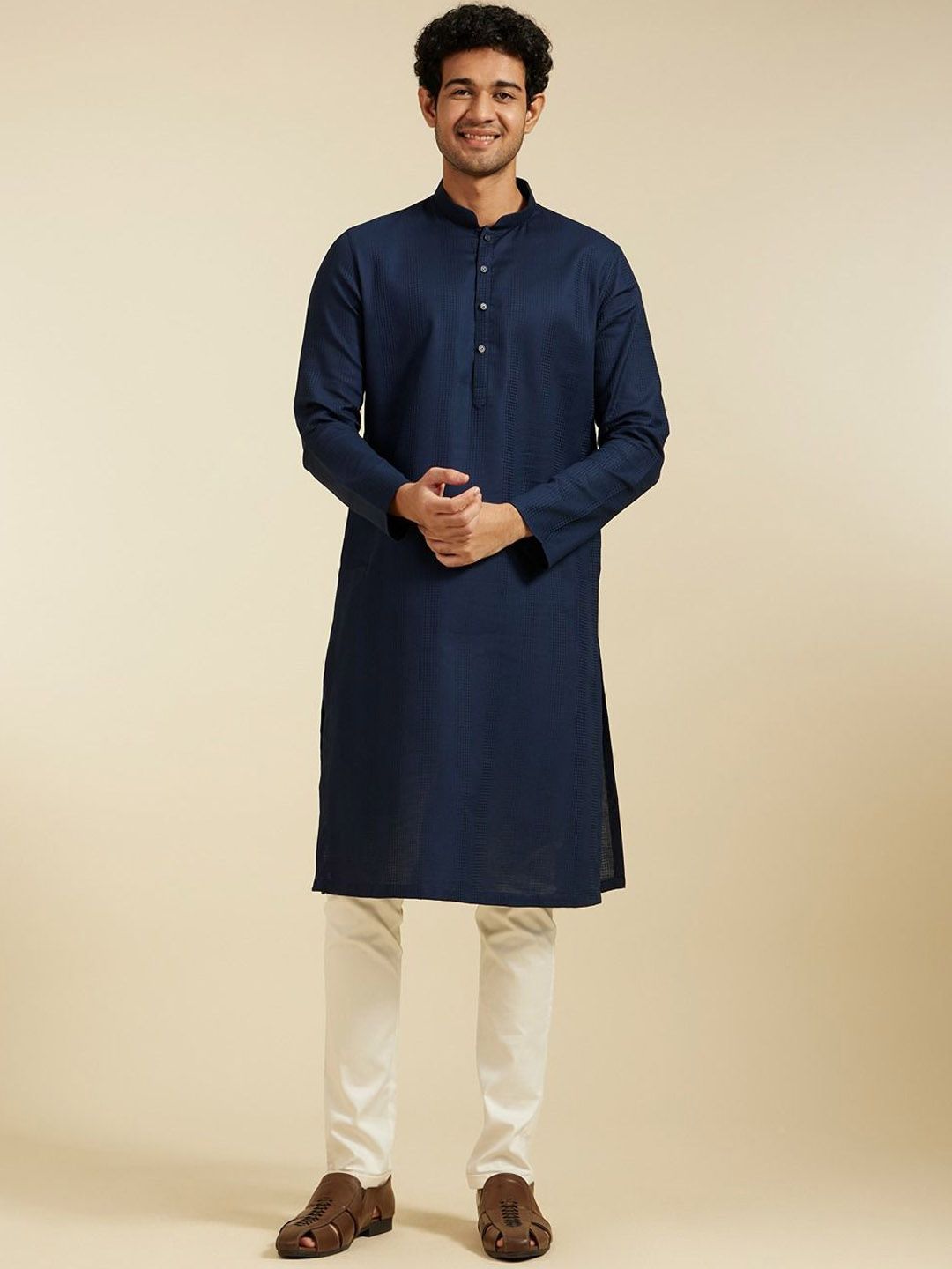 Diwas by Manyavar Textured Mandarin Collar Straight Kurta