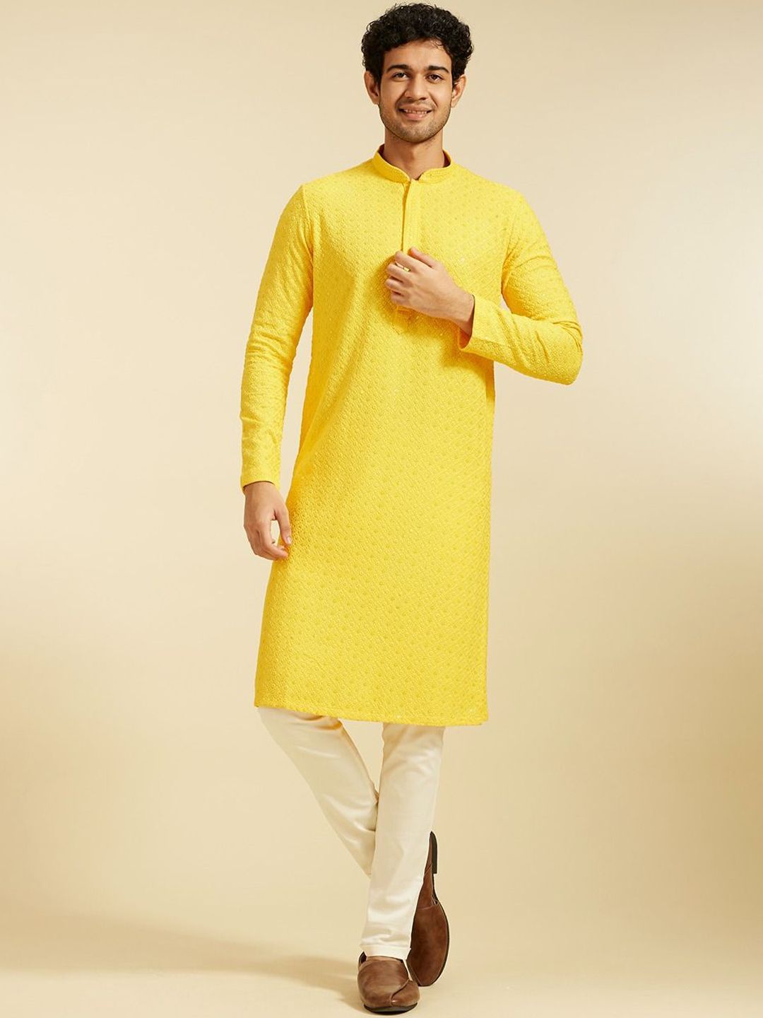 Diwas by Manyavar Floral Embroidered Mandarin Collar Sequinned Straight Kurta-picture-17