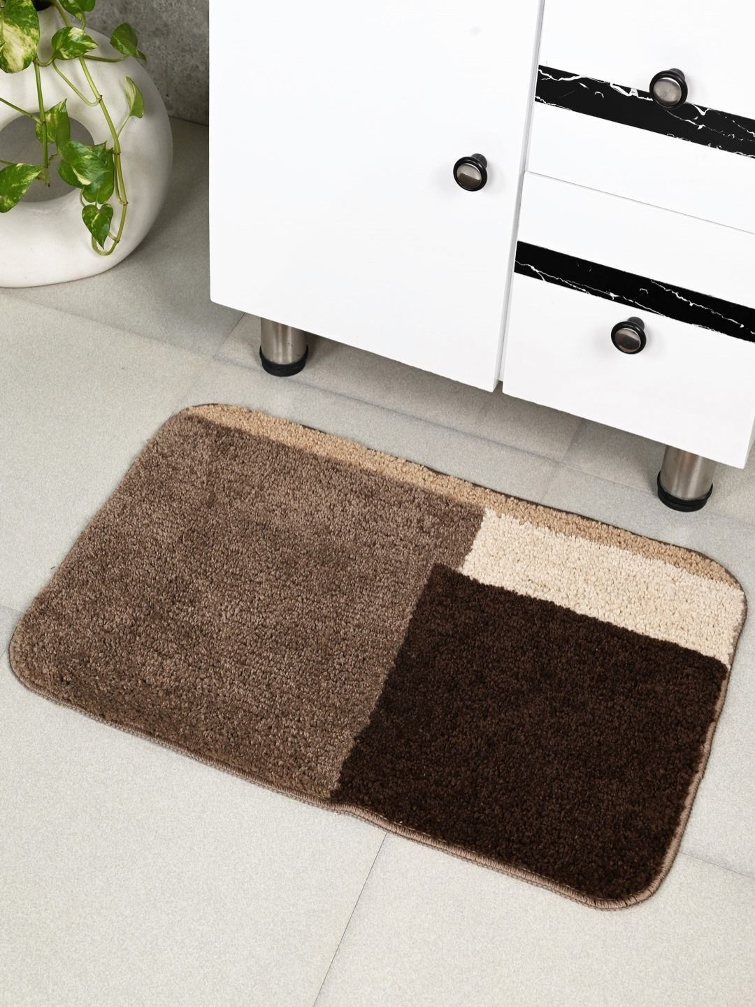 Saral Home Brown & Beige Printed Anti-Skid Bath Rugs