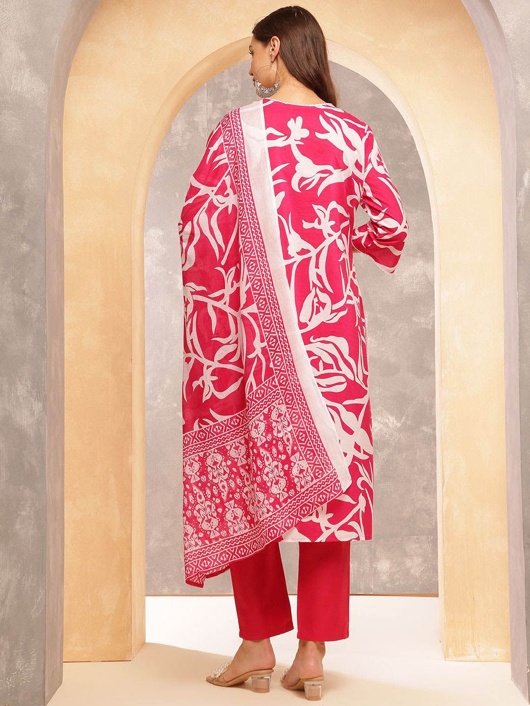 Women Floral Printed Blue round neck pure cotton kurta with trouser & dupatta