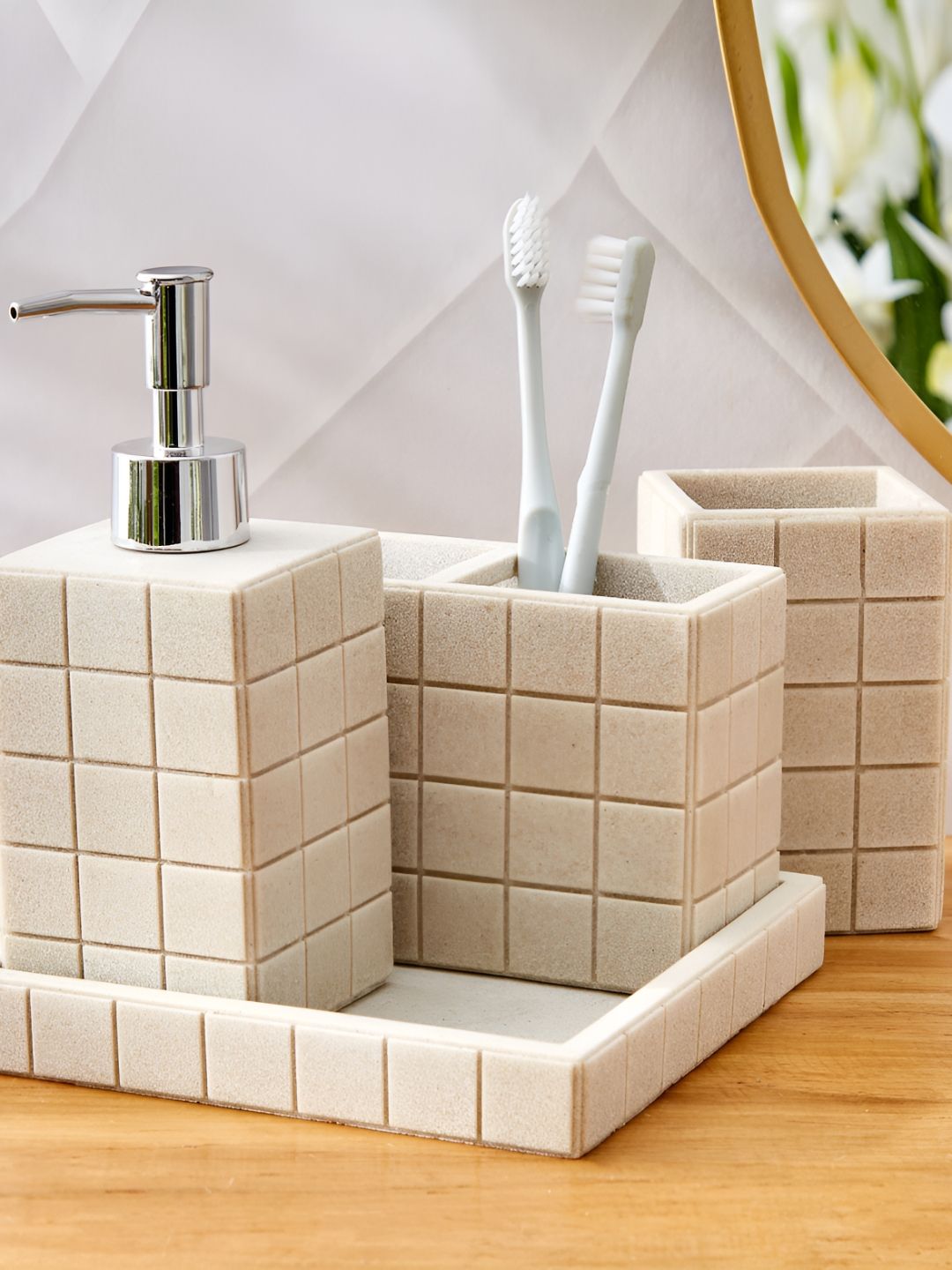 Home Centre Beige 4 pieces Checked Bath Accessories Set-image-16