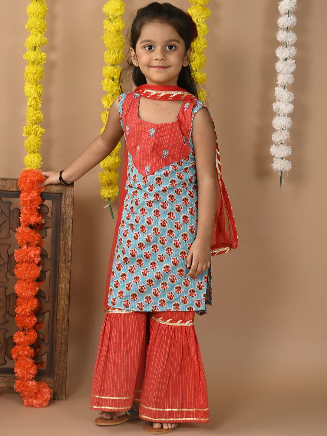 Here&Now X Kinder Kids Girls Ethnic Motifs Printed Regular Pure Cotton Kurta with Sharara & With Dupatta-picture-17