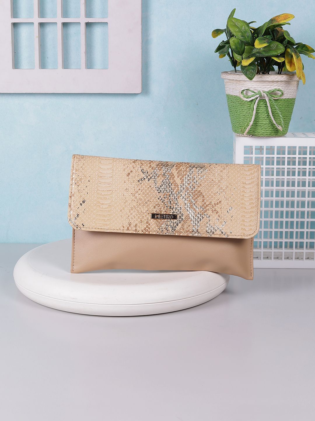 Metro Shopper Sling Bag-picture-25