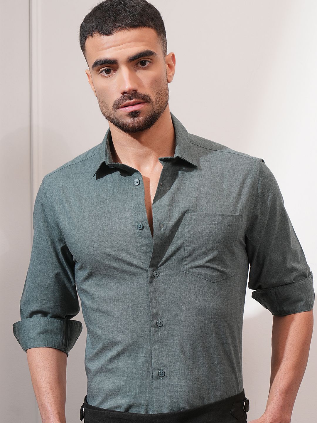 LOCOMOTIVE Men Cutaway Collar Solid Slim Fit Formal Shirt-picture-19