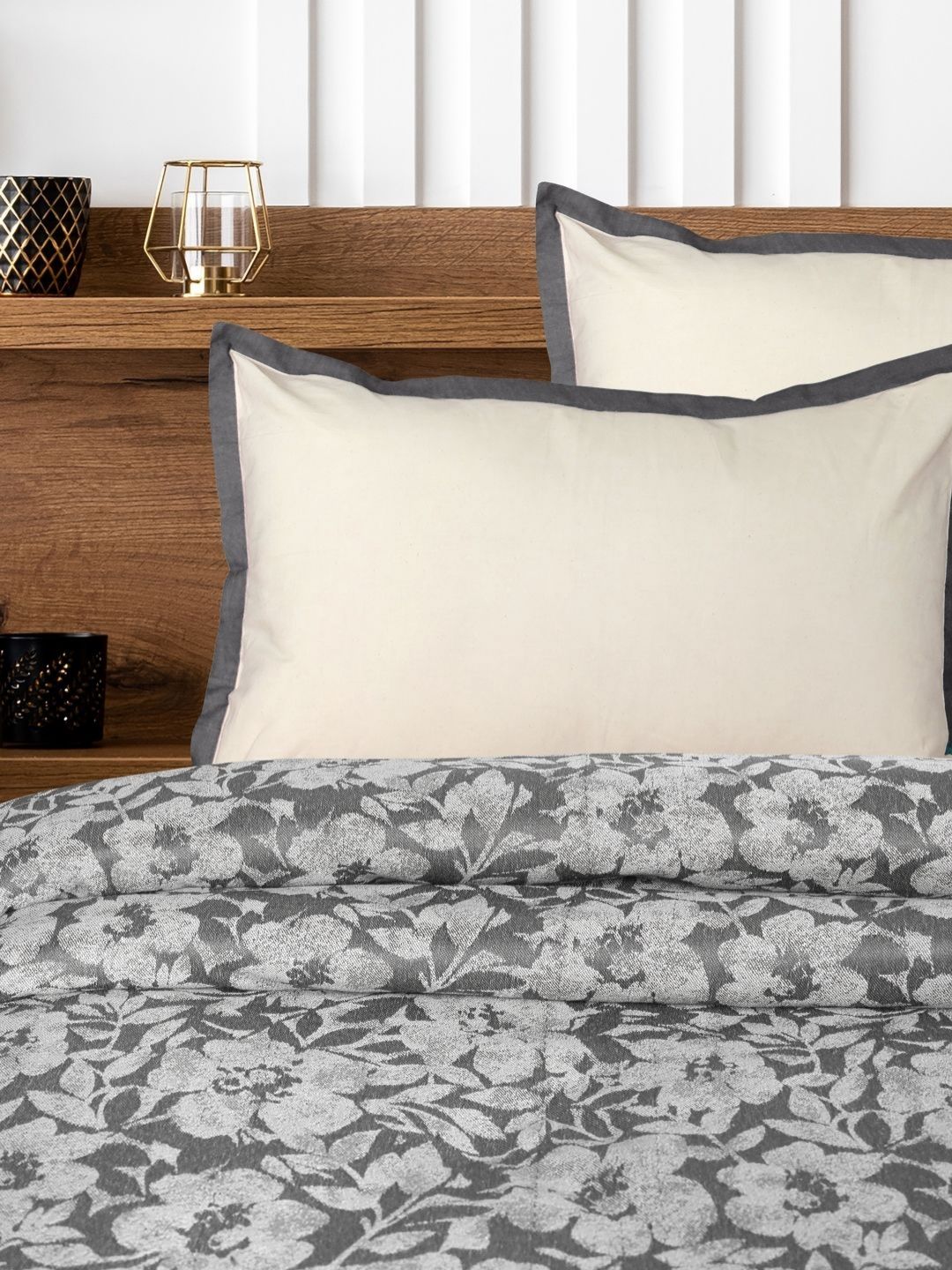 Saral Home Grey Floral 400 TC Queen Bedsheet with 2 Pillow Covers-picture-34