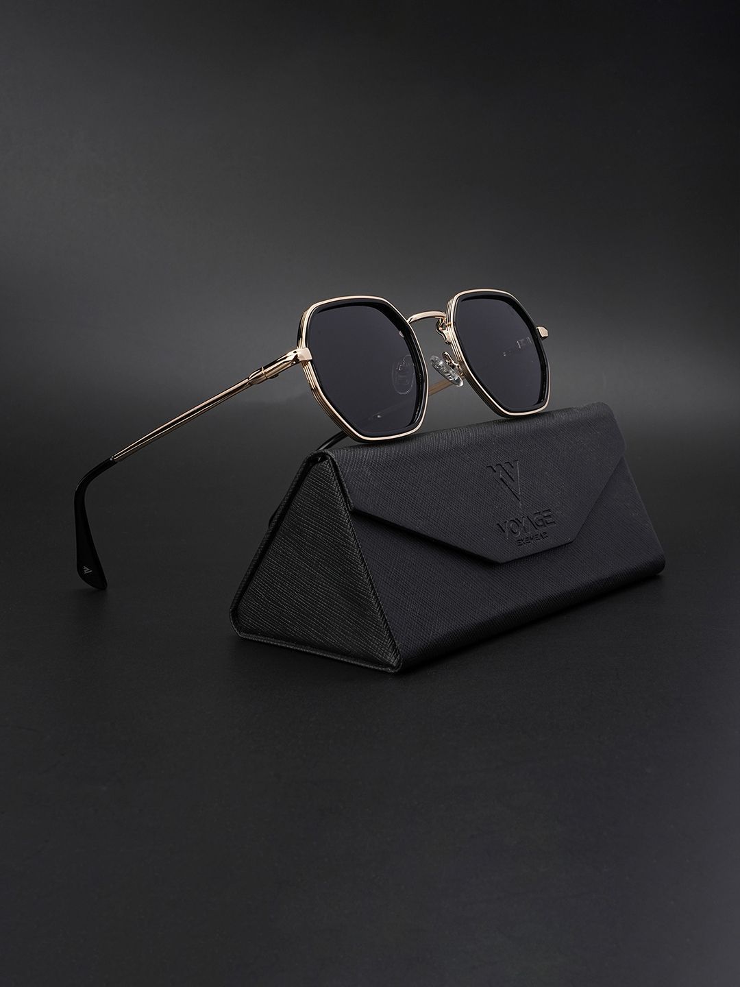 Voyage Unisex Square Sunglasses with Polarised and UV Protected Lens-picture-9