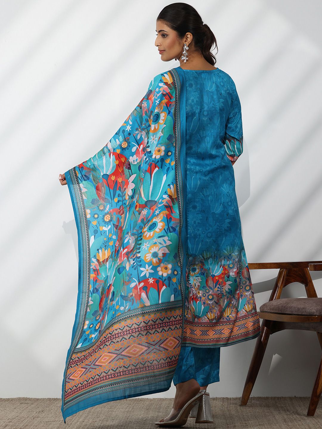 Blue Printed Linen Straight Kurta Sets With Dupatta