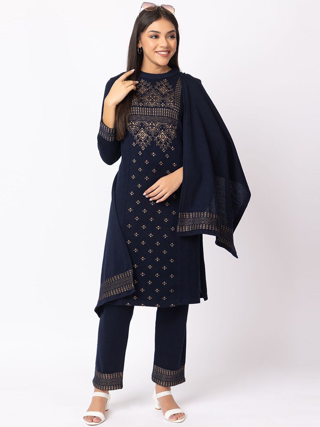 Women Black Woven Design Straight Kurta Trousers With Dupatta Set