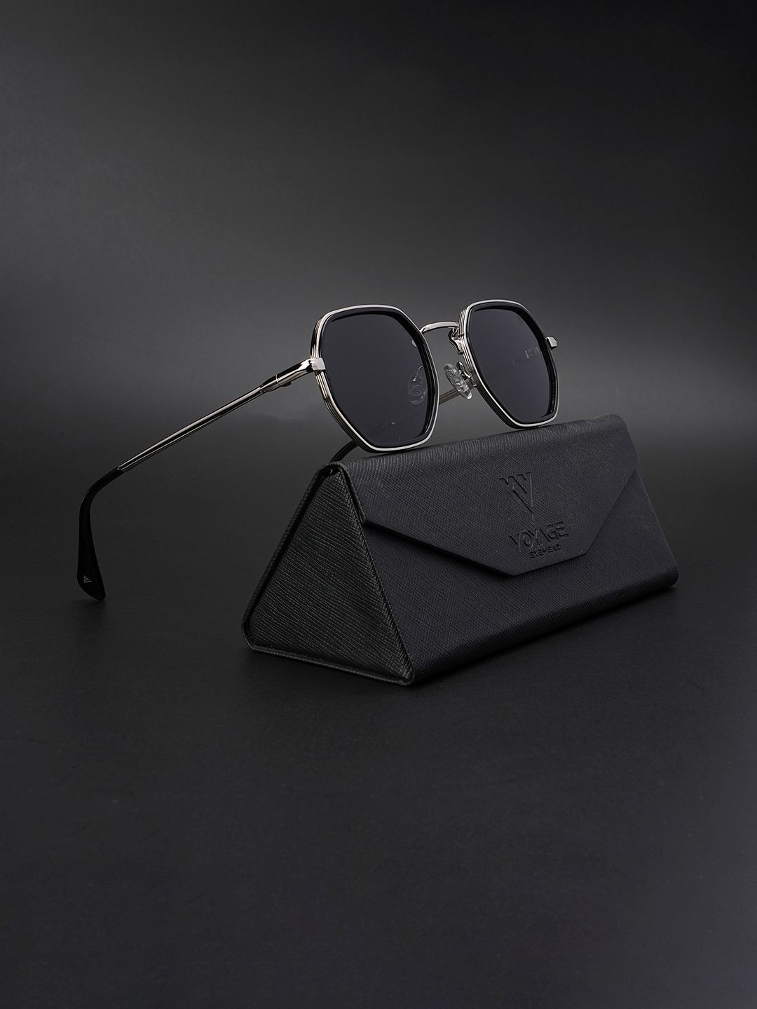 Voyage Unisex Square Sunglasses with Polarised and UV Protected Lens-picture-21