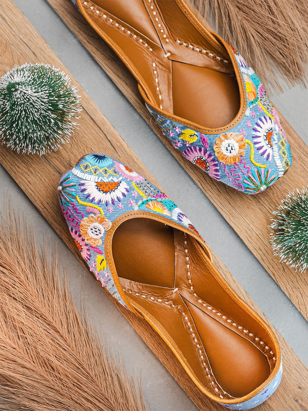 NR By Nidhi Rathi Women Embellished Ethnic Mojaris with Embroidered Flats-picture-19
