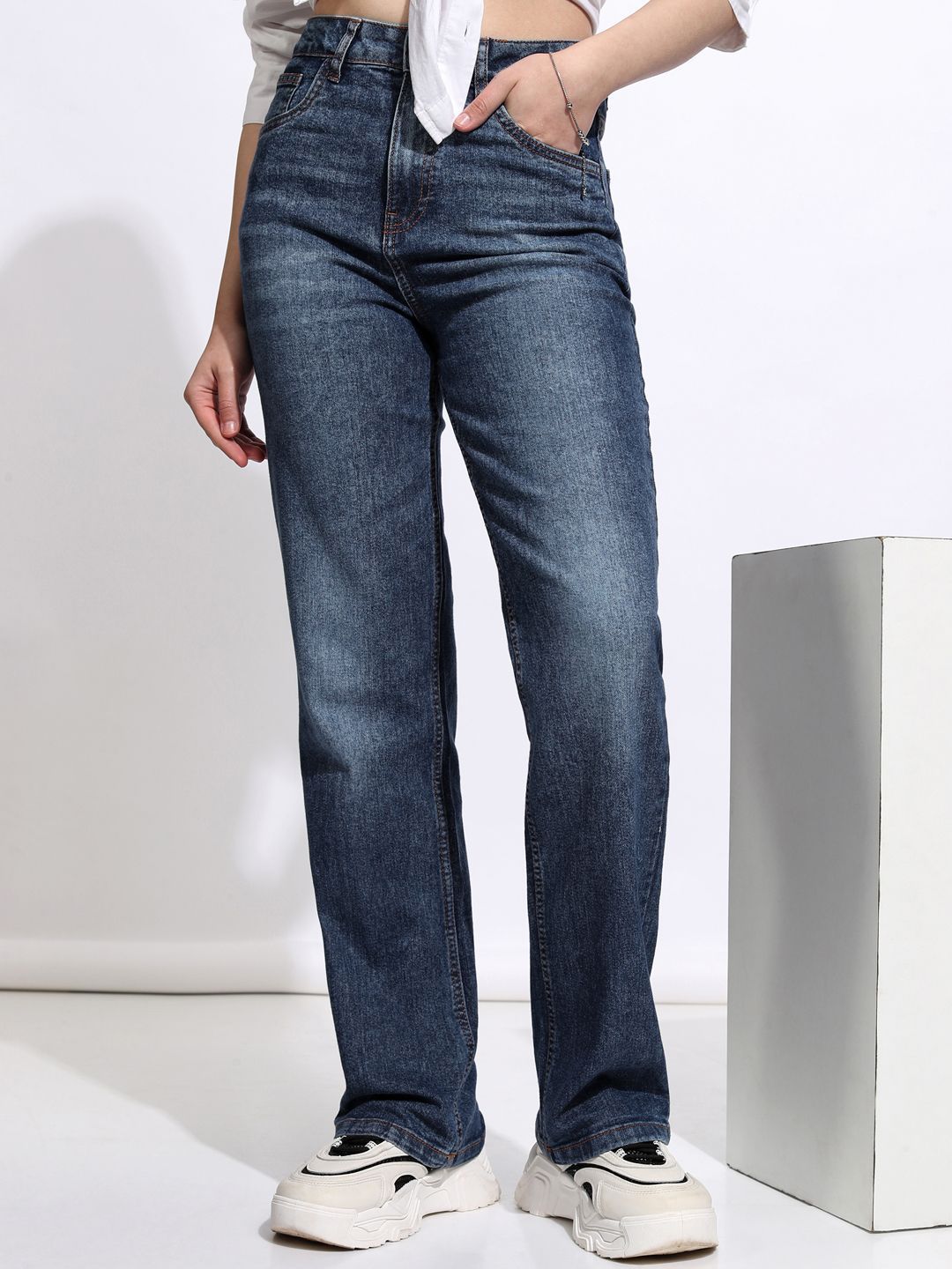 Tokyo Talkies Women Straight Fit Light Fade Stretchable Jeans-picture-12