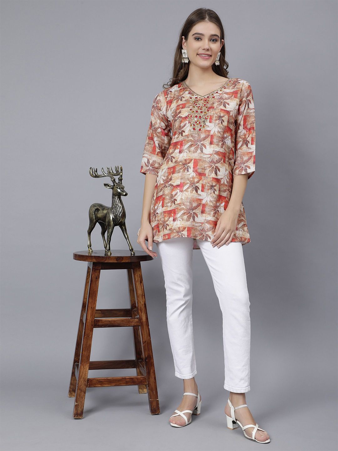STUNICS Women Floral Printed V-Neck Cotton Top-picture-14