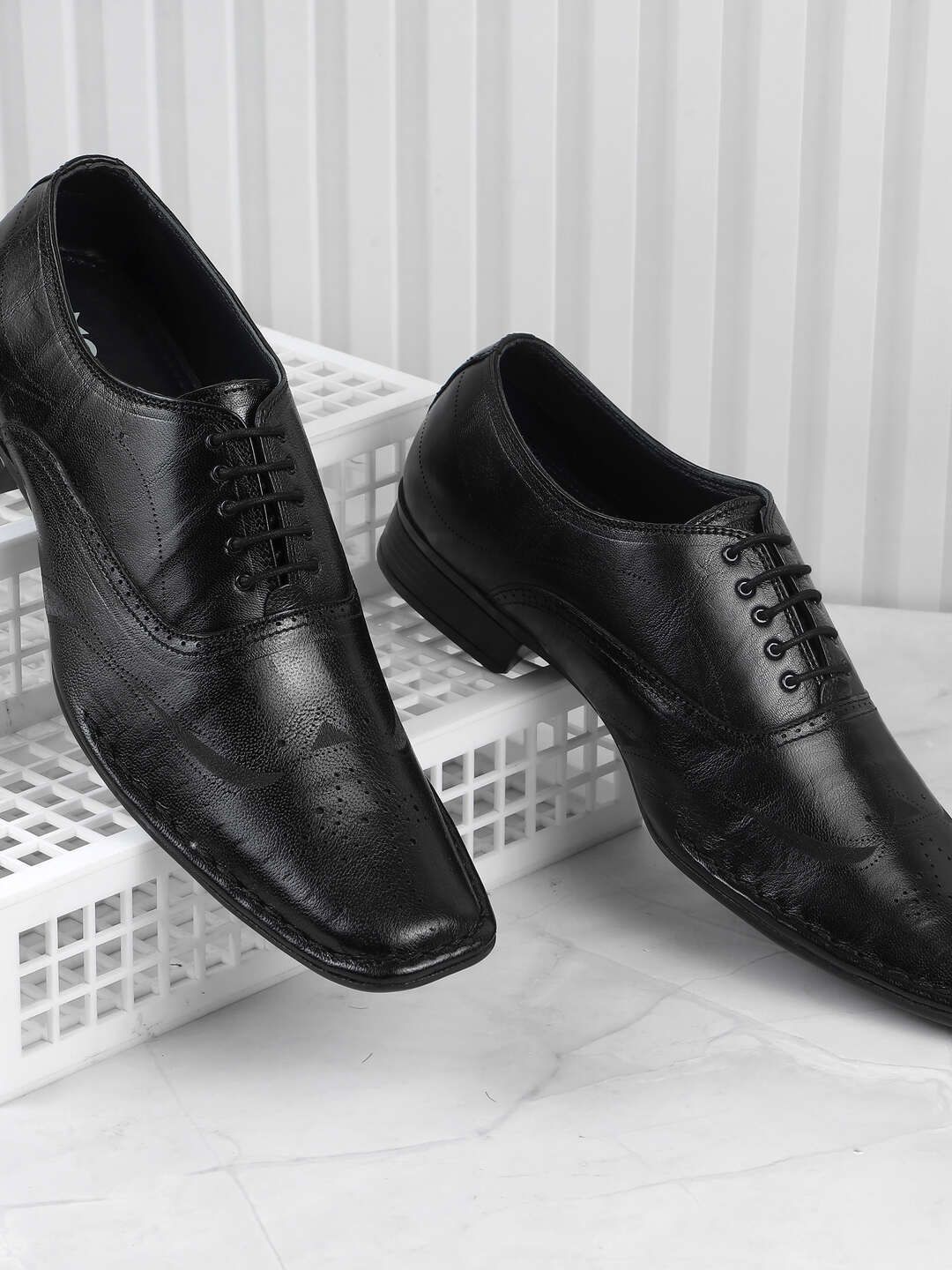Mochi Men Textured Leather Square Toe Formal Oxfords-picture-19