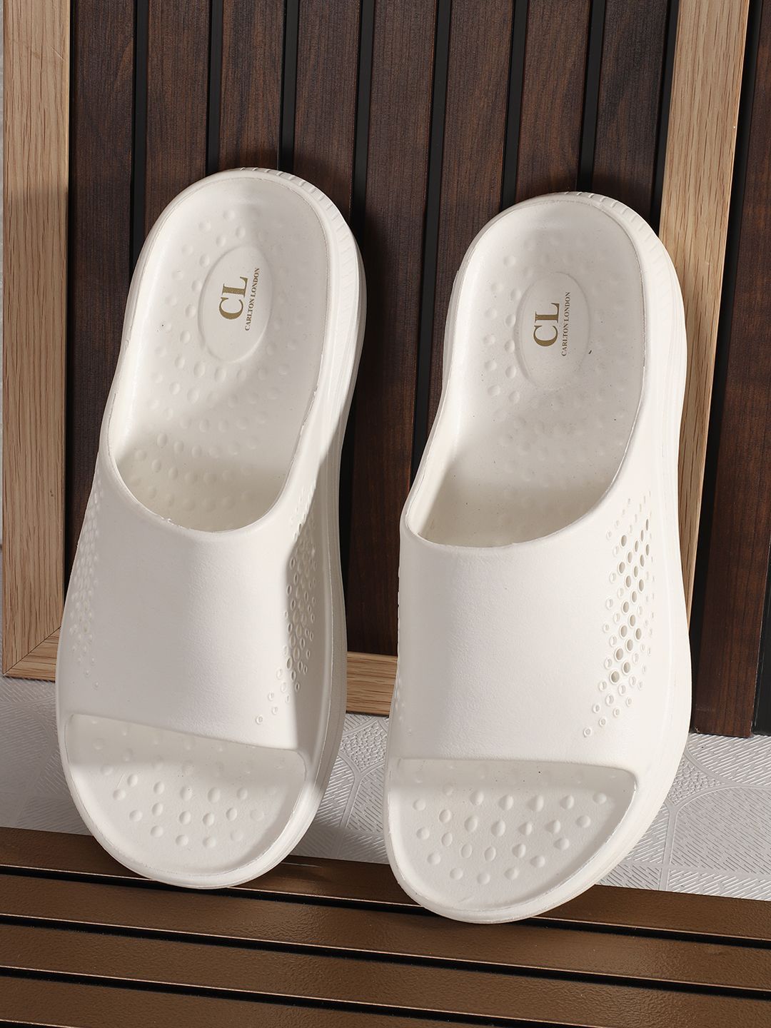 Carlton London Men Solid Rubber Sliders-picture-18