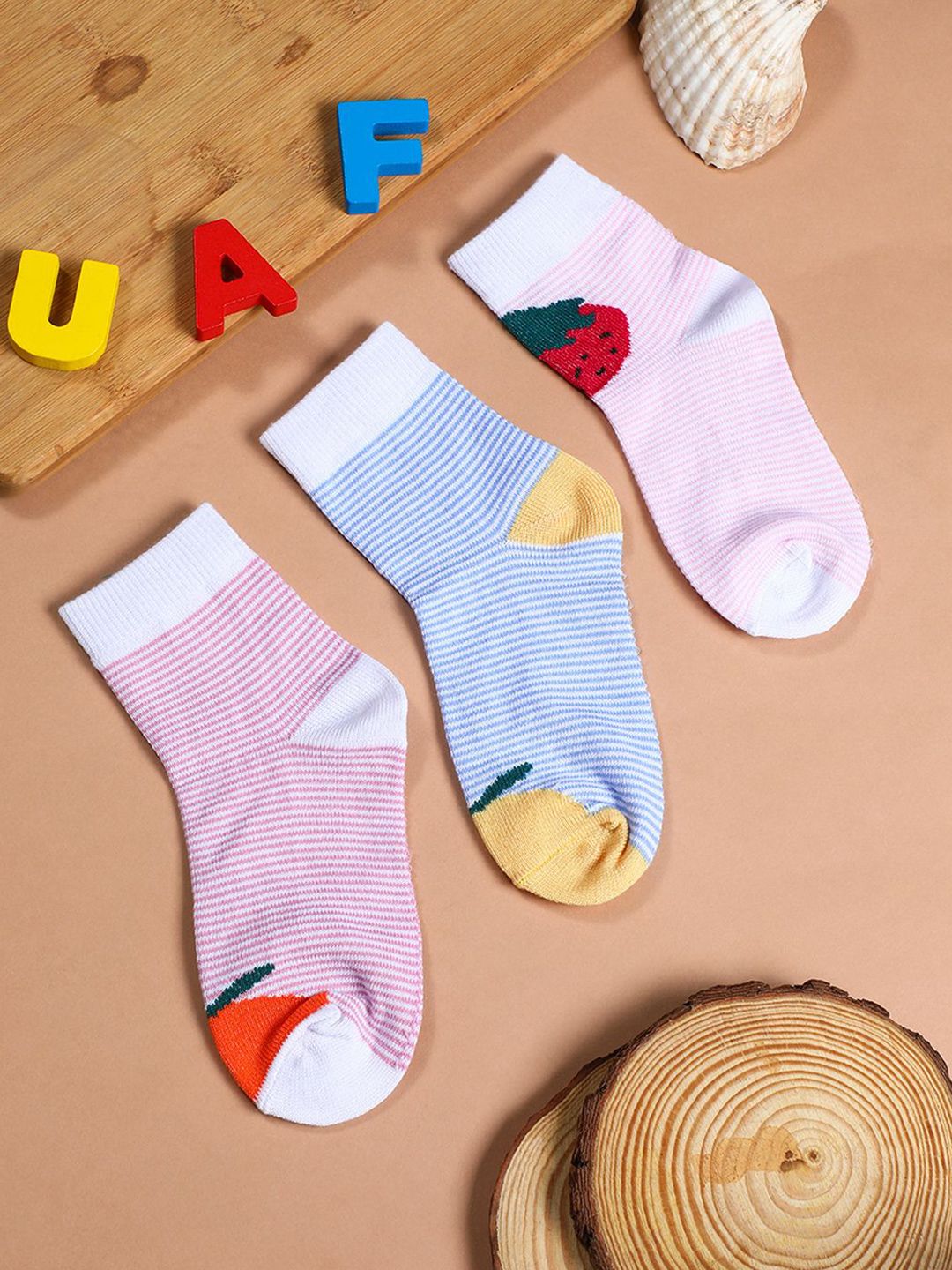 YK Boys Pack Of 3 Pair Striped Assorted Ankle-Length Socks-image-47