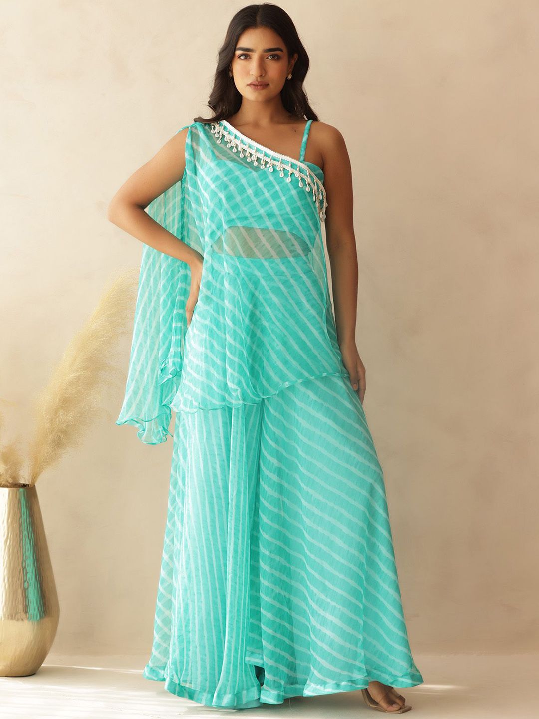 DEASHA INDIA Printed Shoulder Strap Neck Crop Top With Shrug & Trousers Co-Ords-picture-10