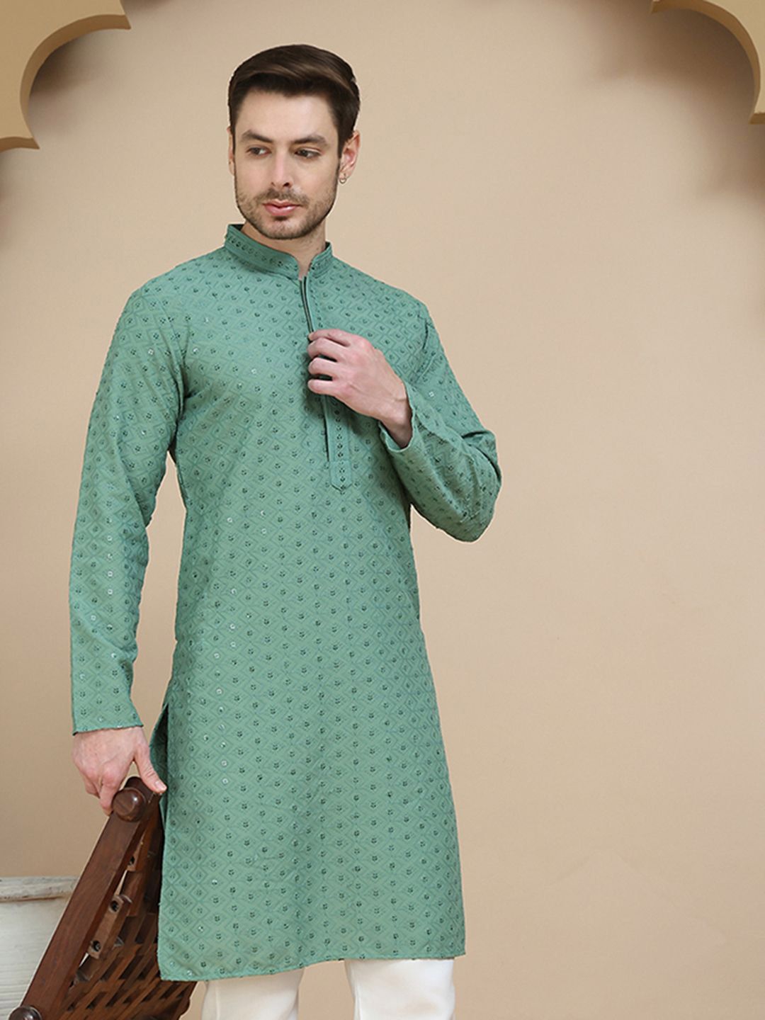 Jompers Men Geometric Embroidered Sequinned Kurta