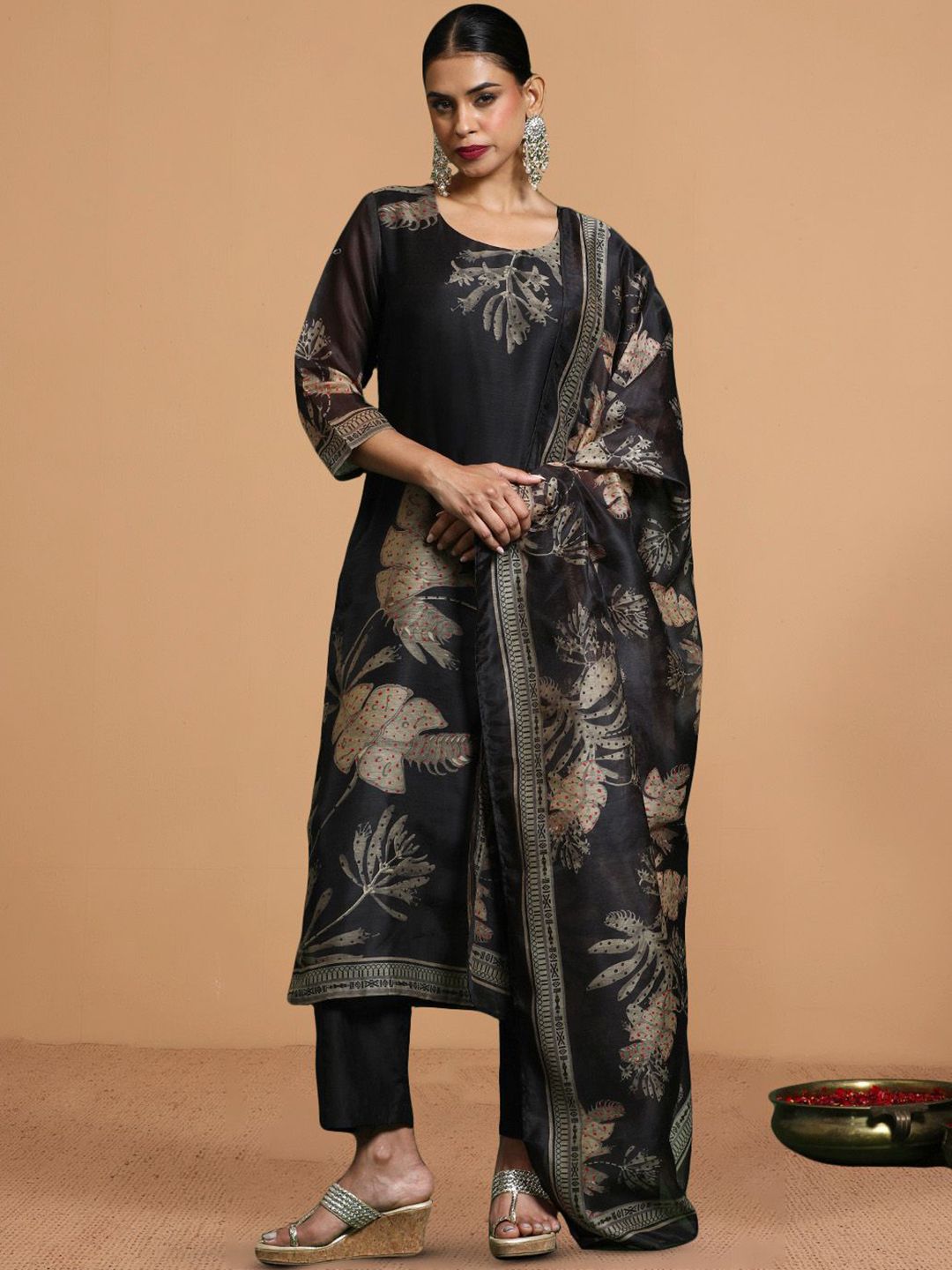 House of Pataudi Women Printed Kurta Set-image-27