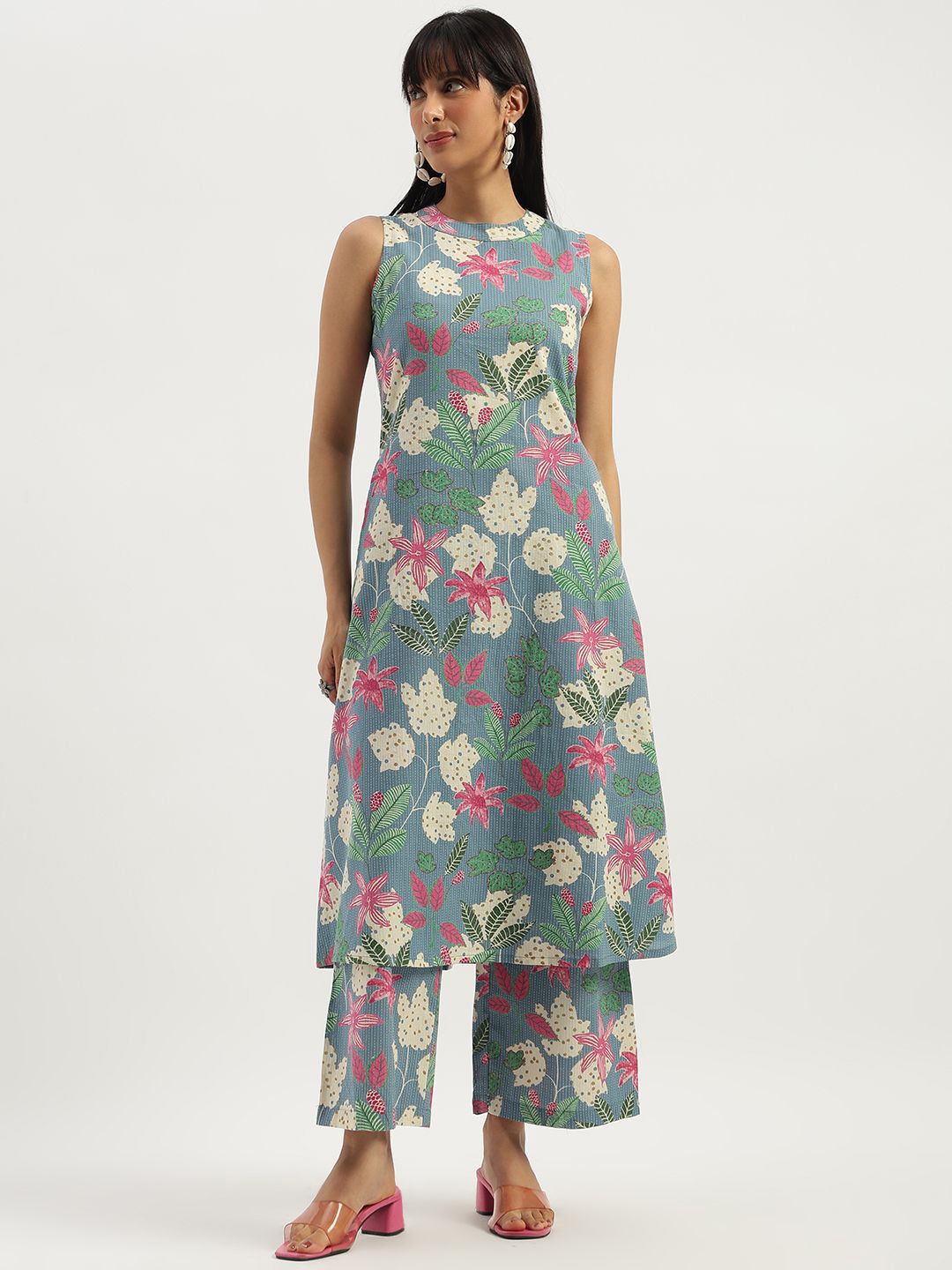 ARAVALII Women Floral Printed Cotton Kurta with Palazzo