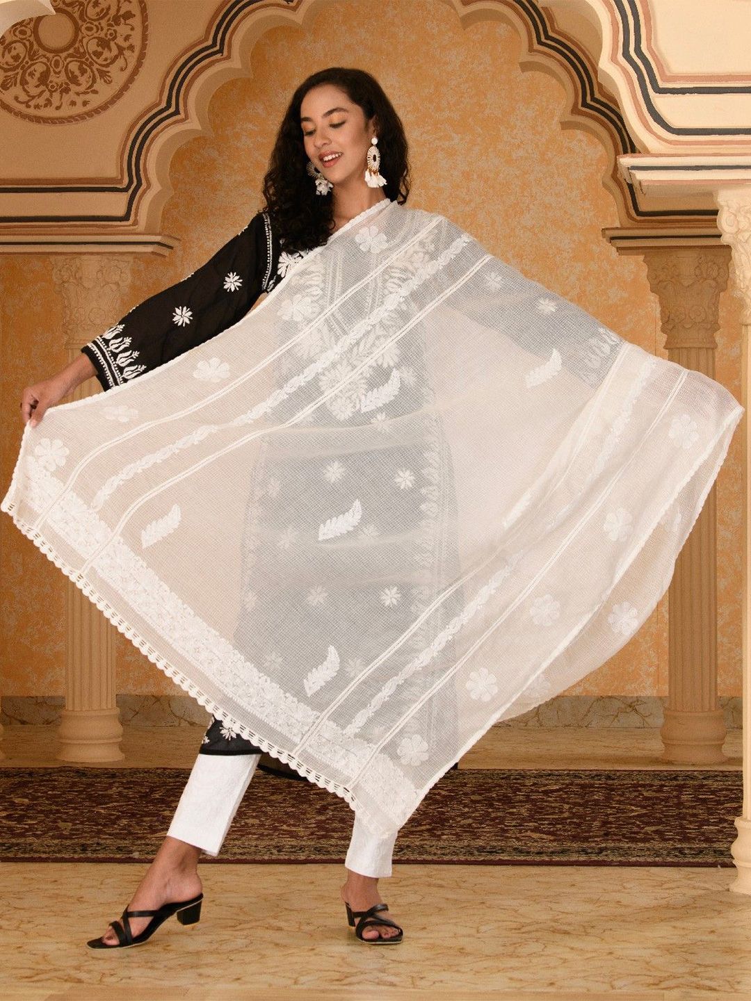 Fashionable Chikan Handikraft Floral Embroidered Thread Work Dupatta-picture-29