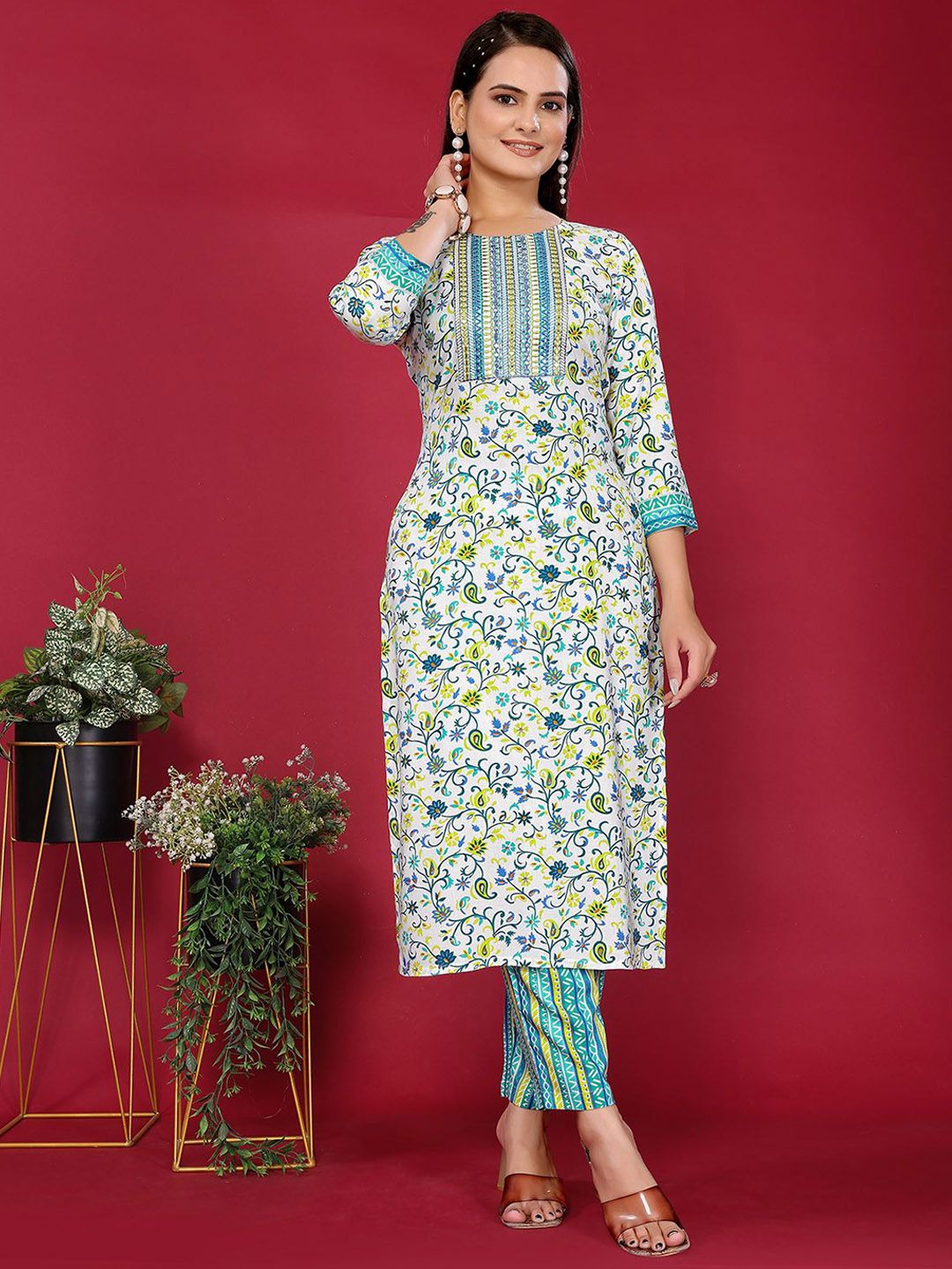 Rangita Women Ethnic Motifs Embroidered Kurta with Trouser-picture-14