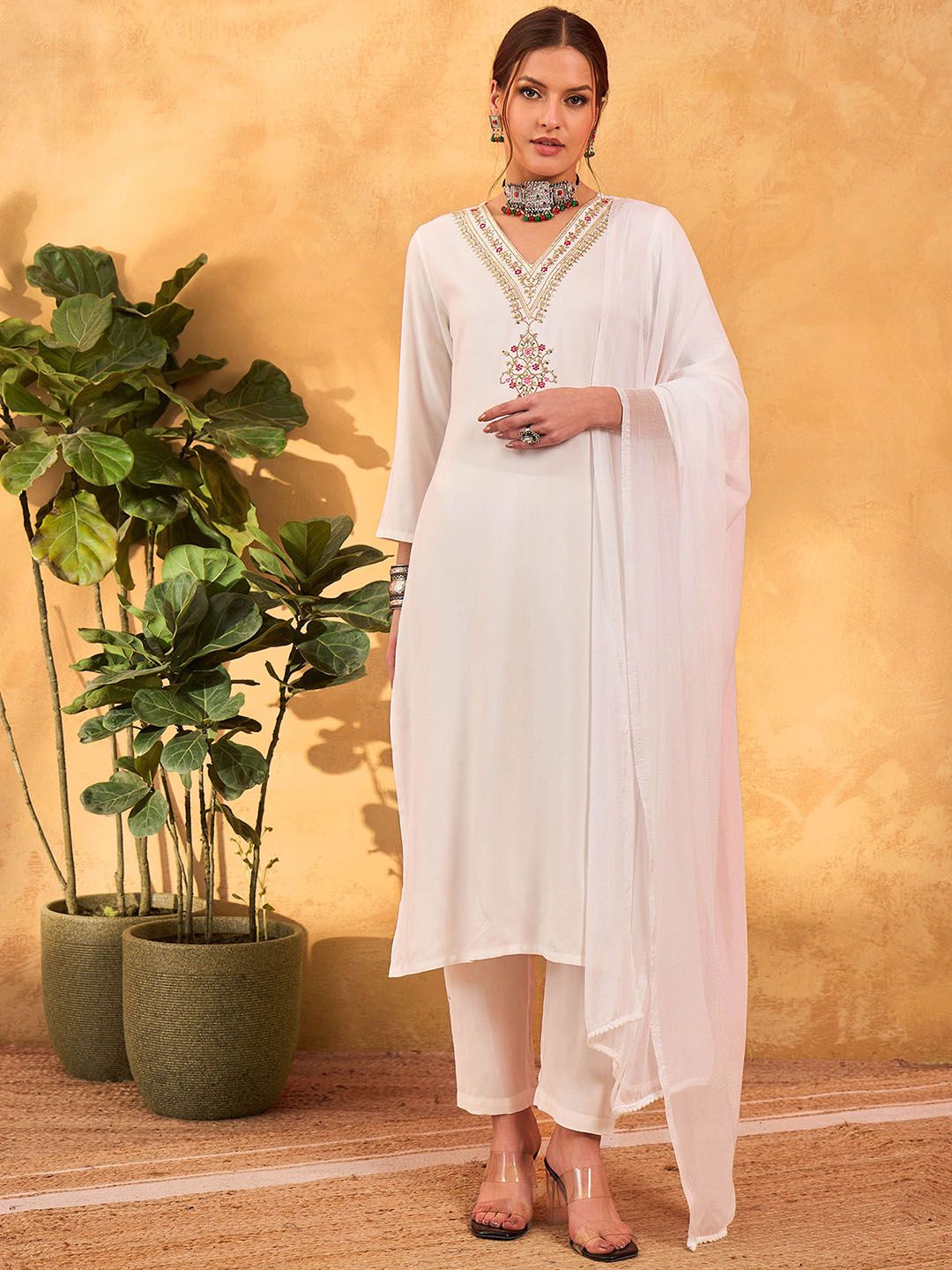 Shae by SASSAFRAS Floral Yoke Design V-Neck Straight Kurta With Trousers & Dupatta-picture-26